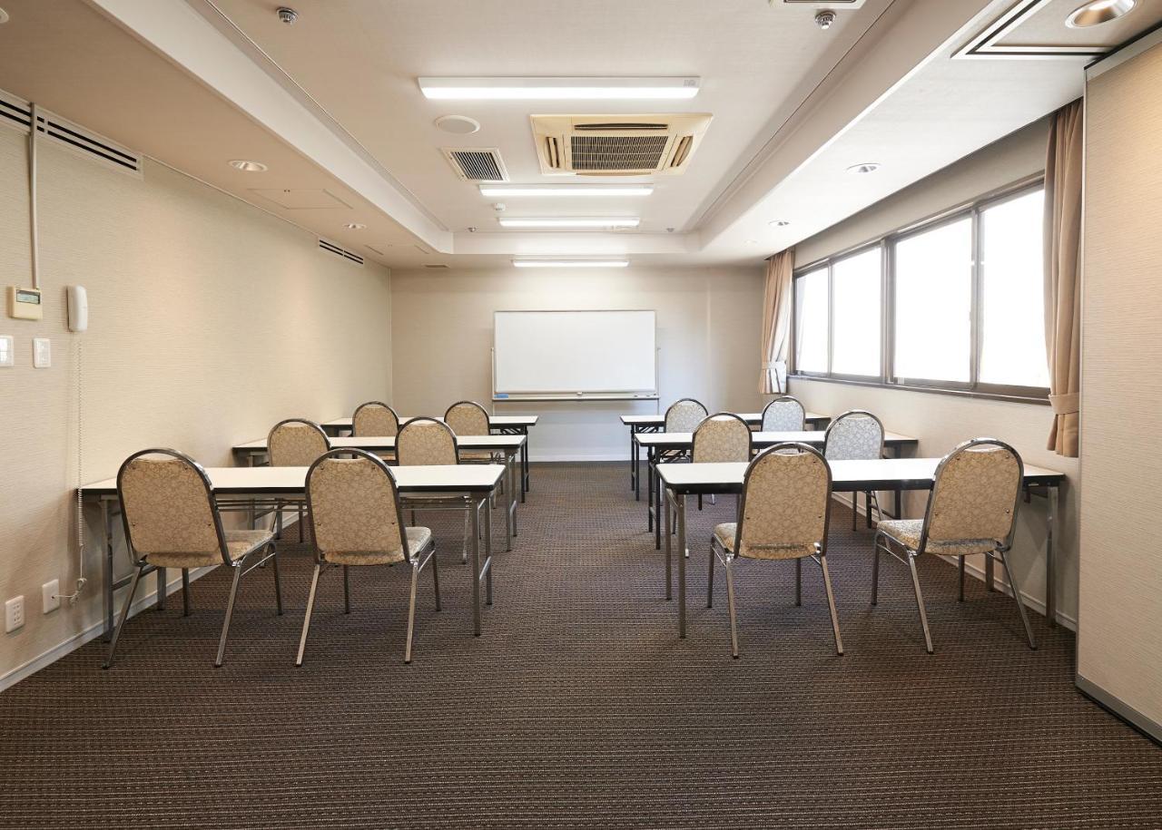Consort Shin-osaka Hotel 4*