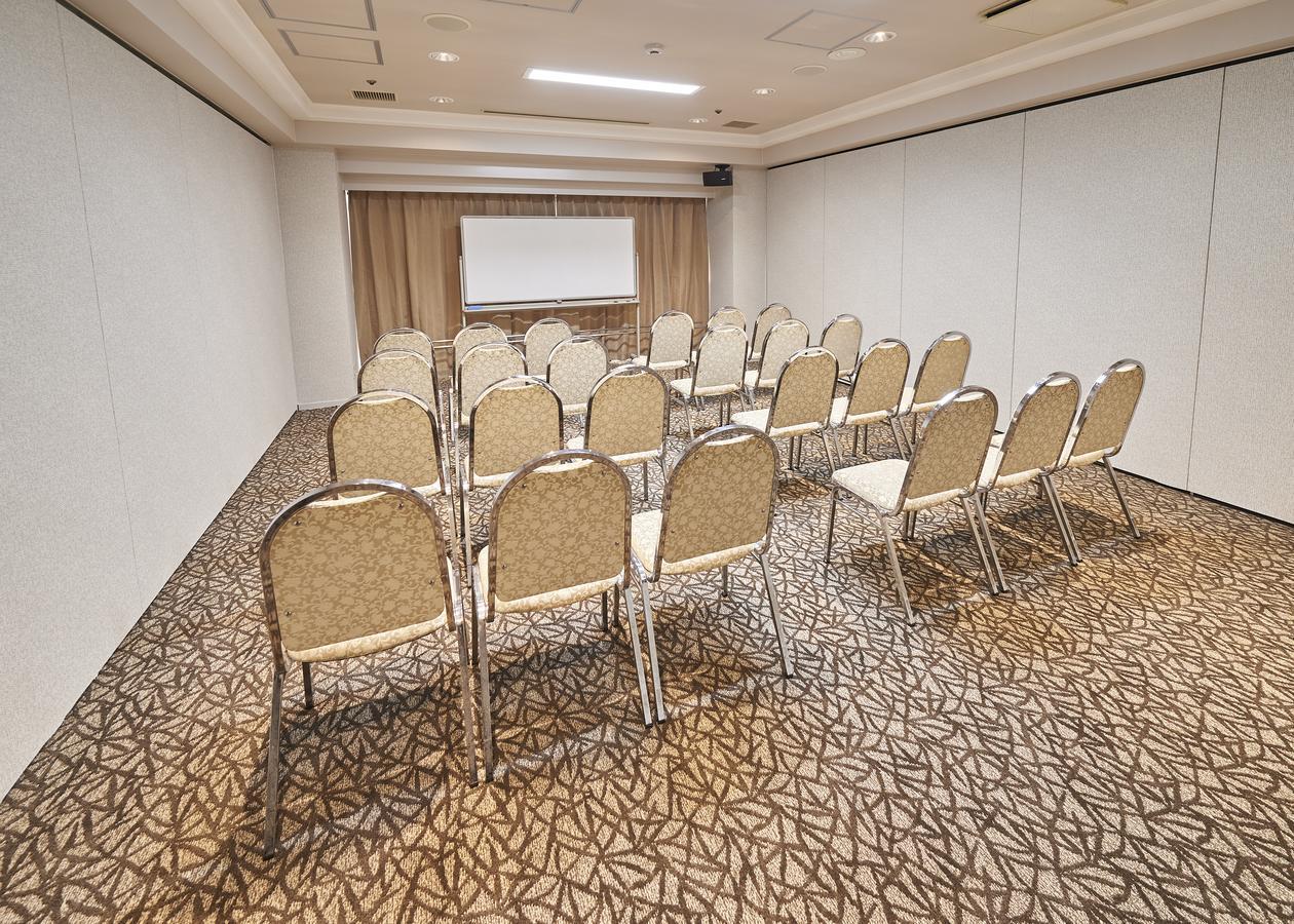 Consort Shin-osaka Hotel 4*