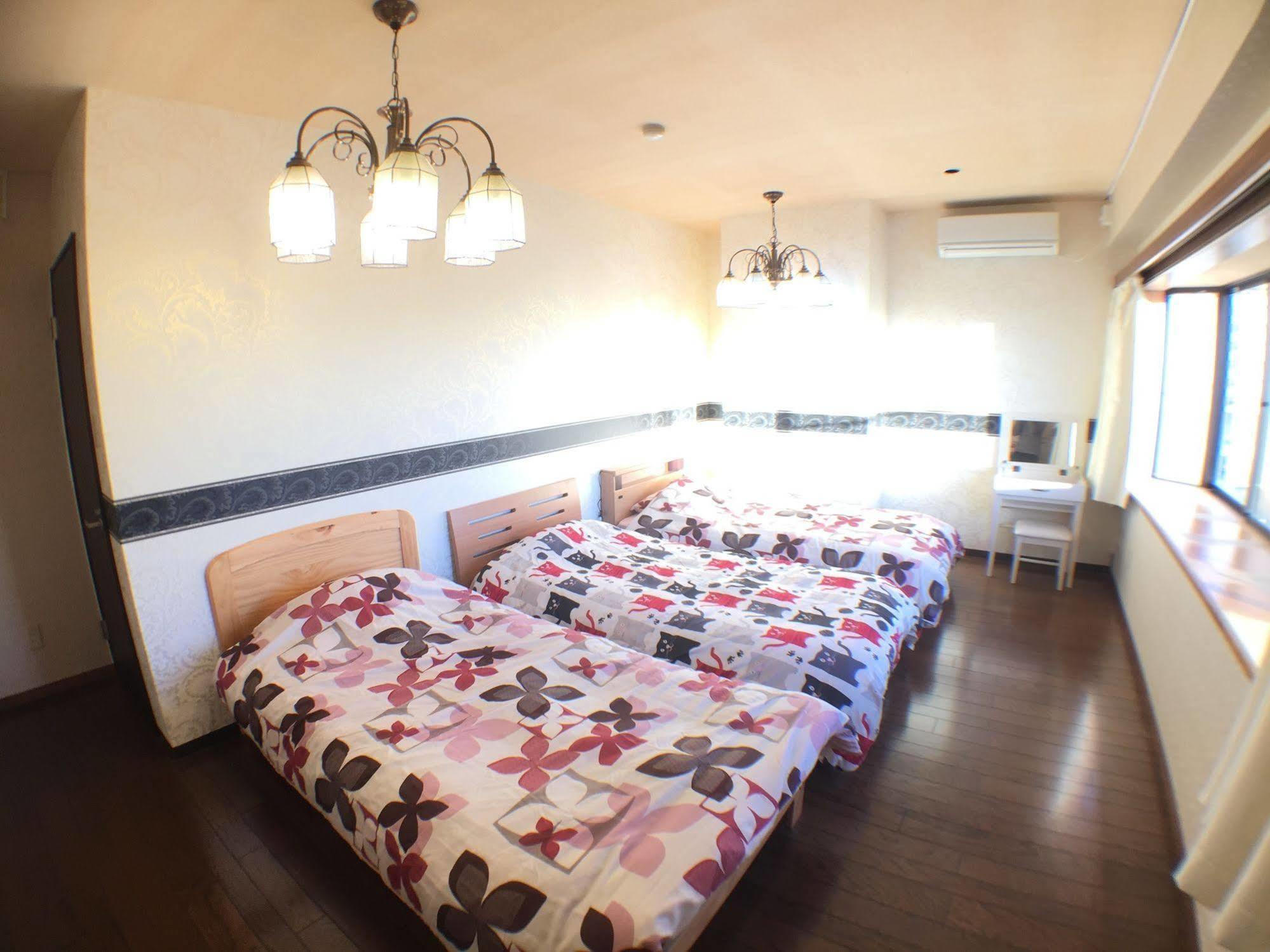Bourgeois - Women Only Hotel
