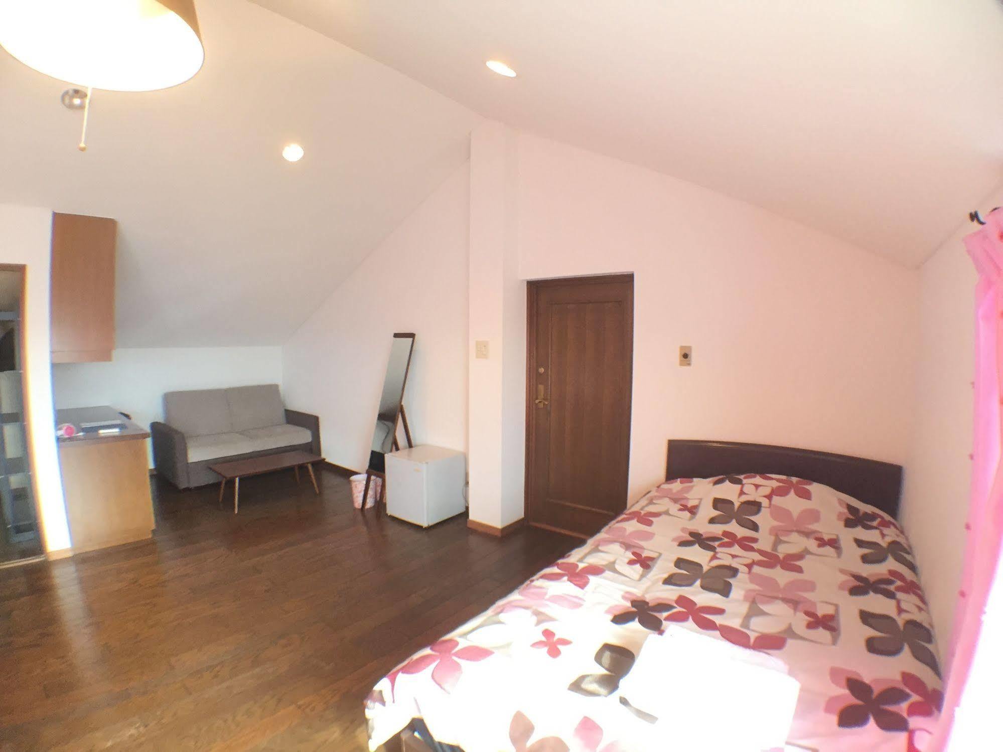 Hotel Bourgeois - Women Only 2*