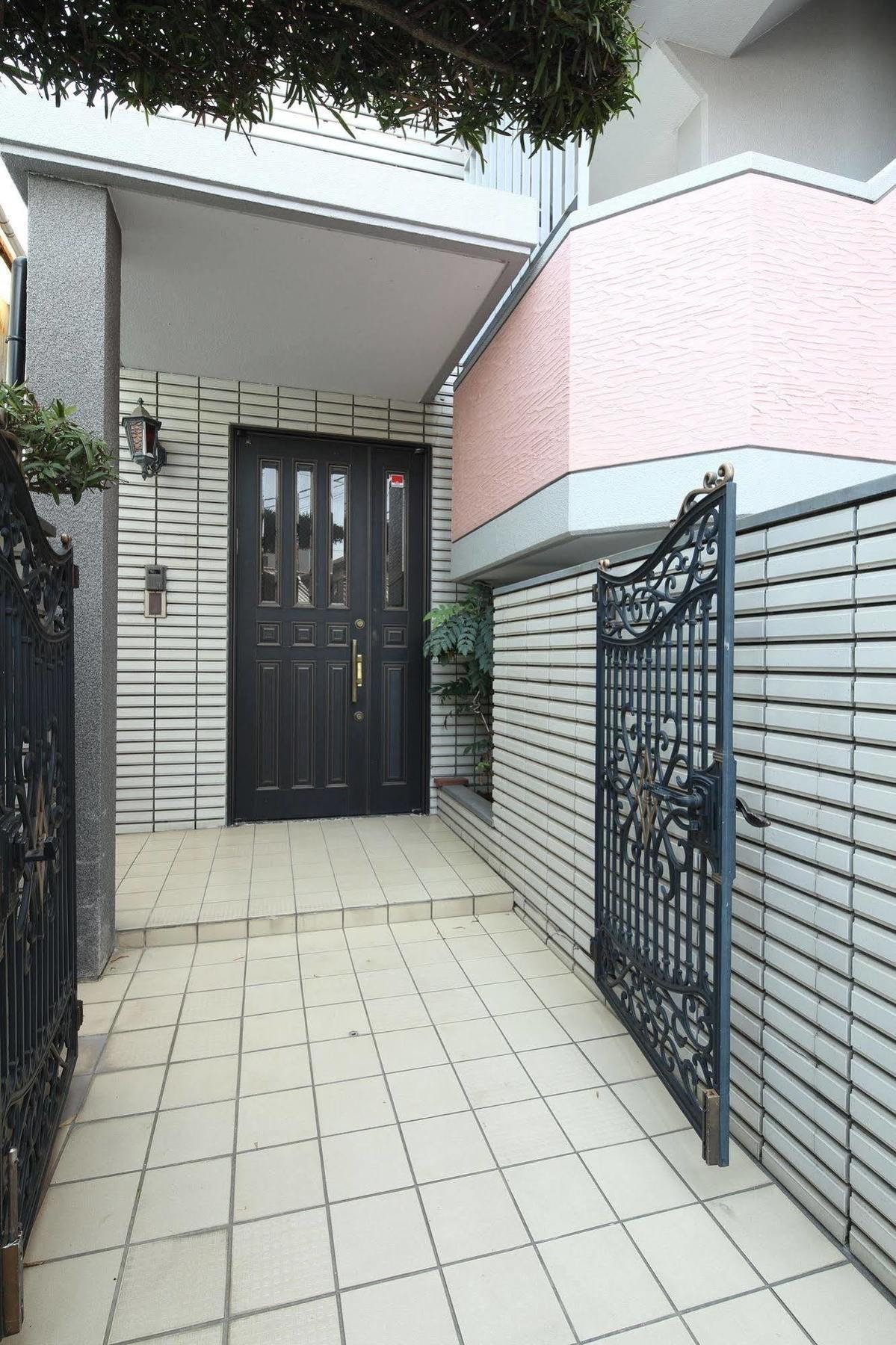 Bourgeois - Women Only 2* Osaka