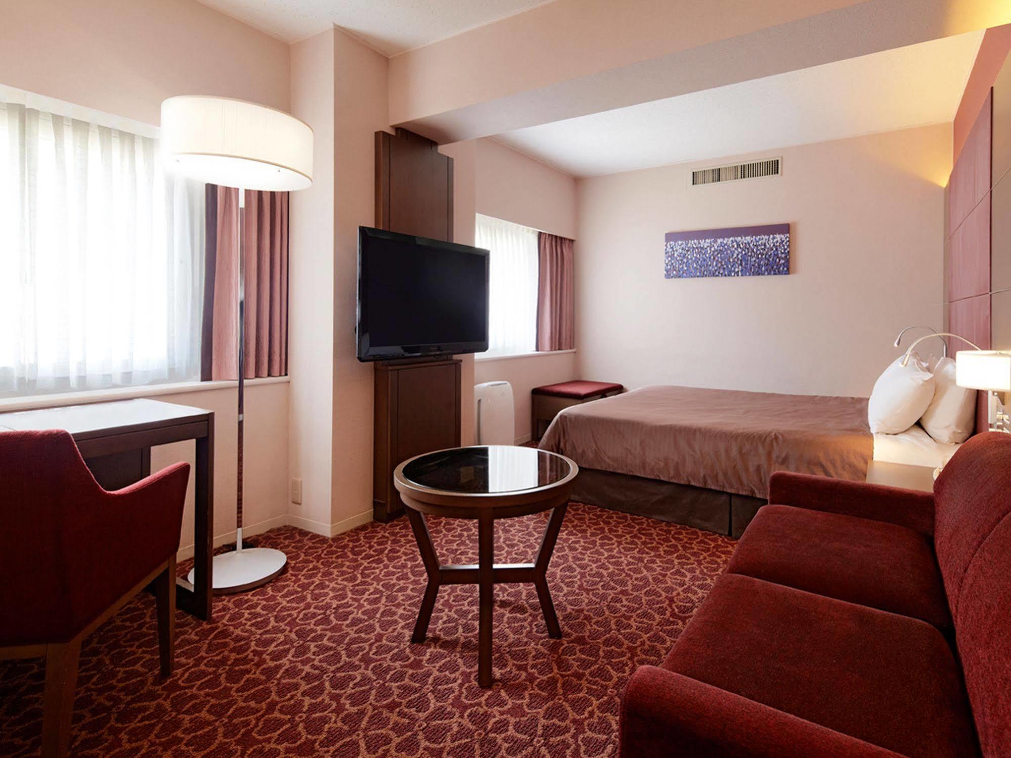 New Hankyu Hotel 4*
