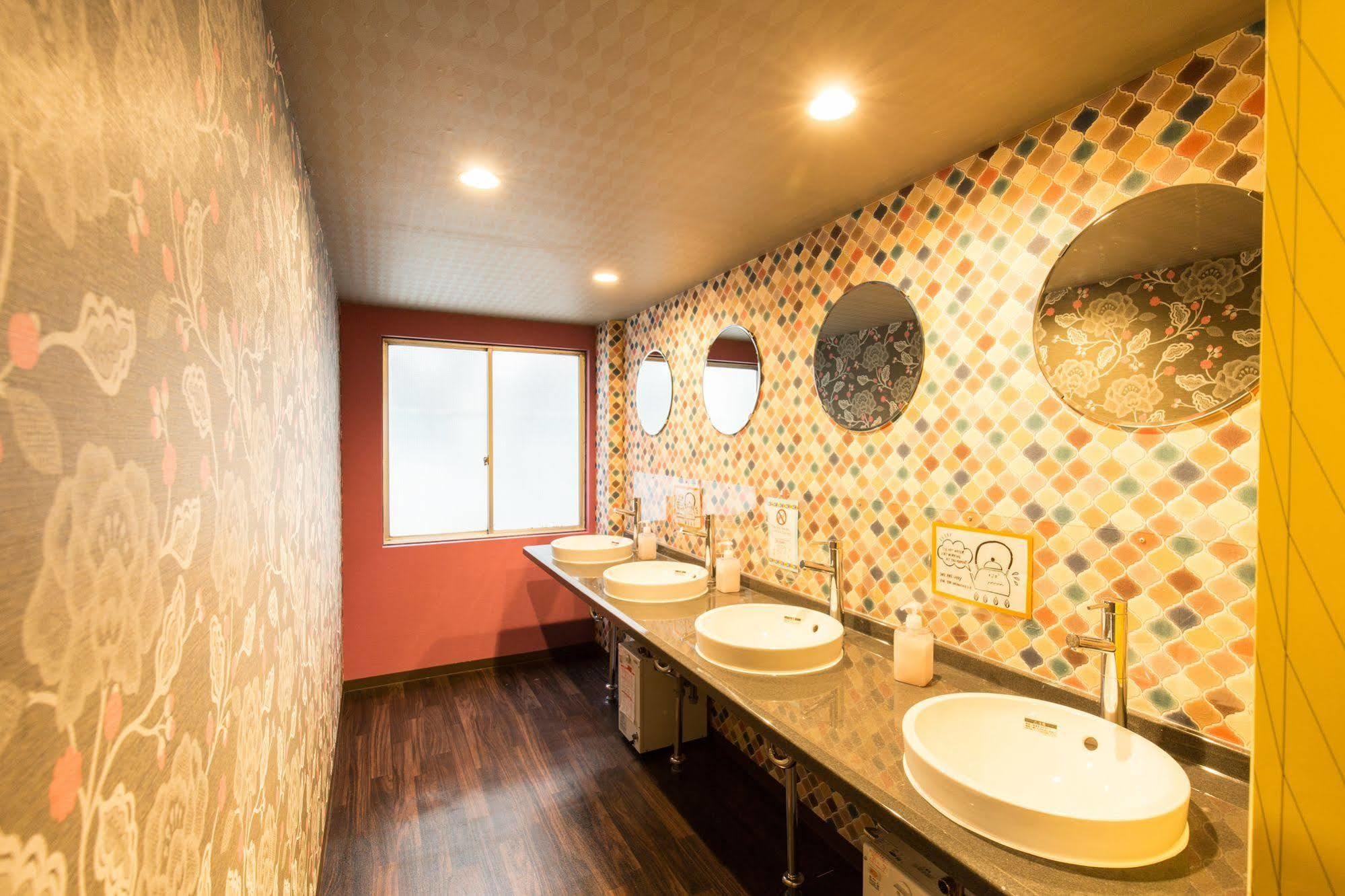 Backpackers Toyo Hostel *