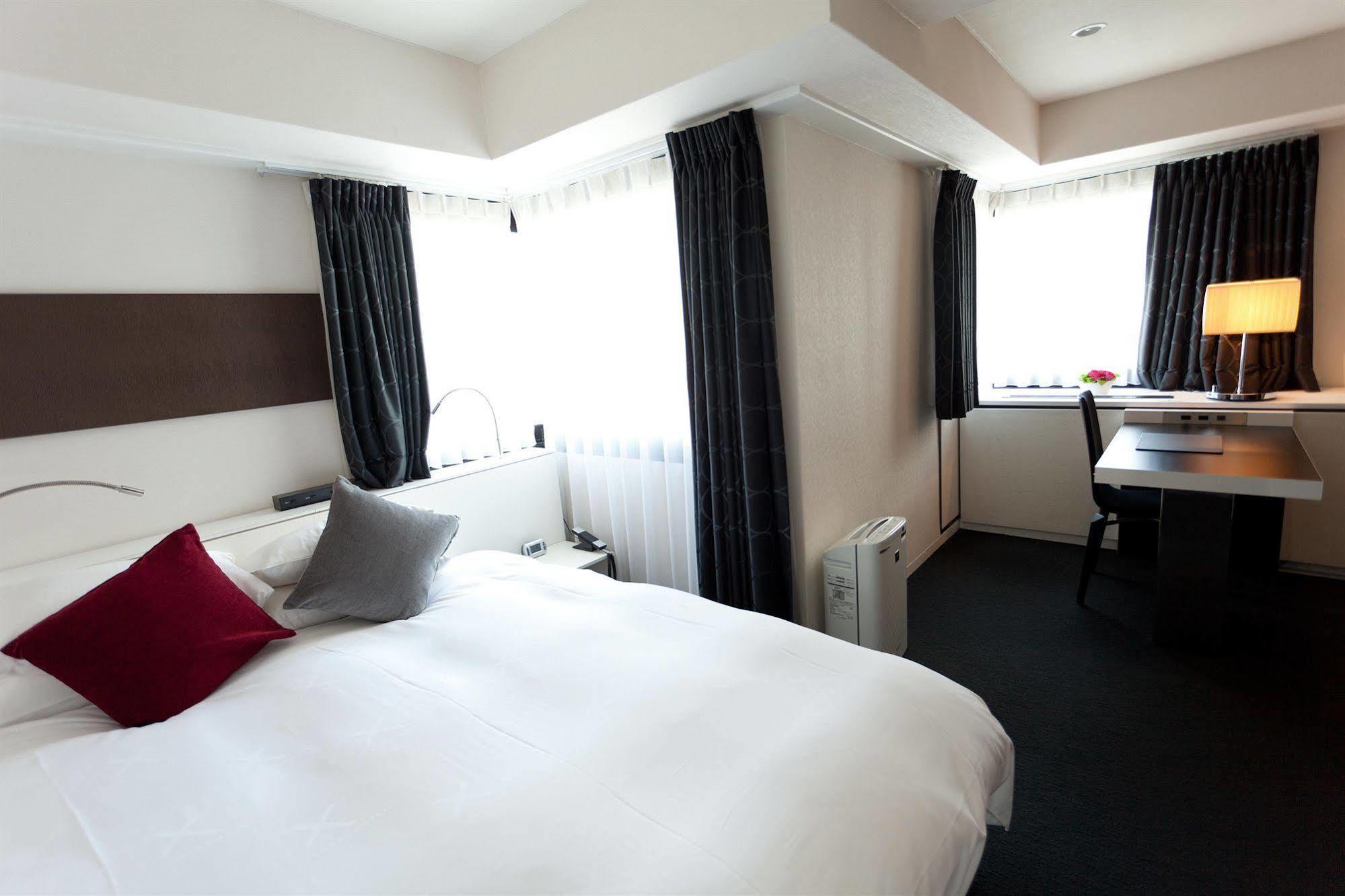 Cross Hotel