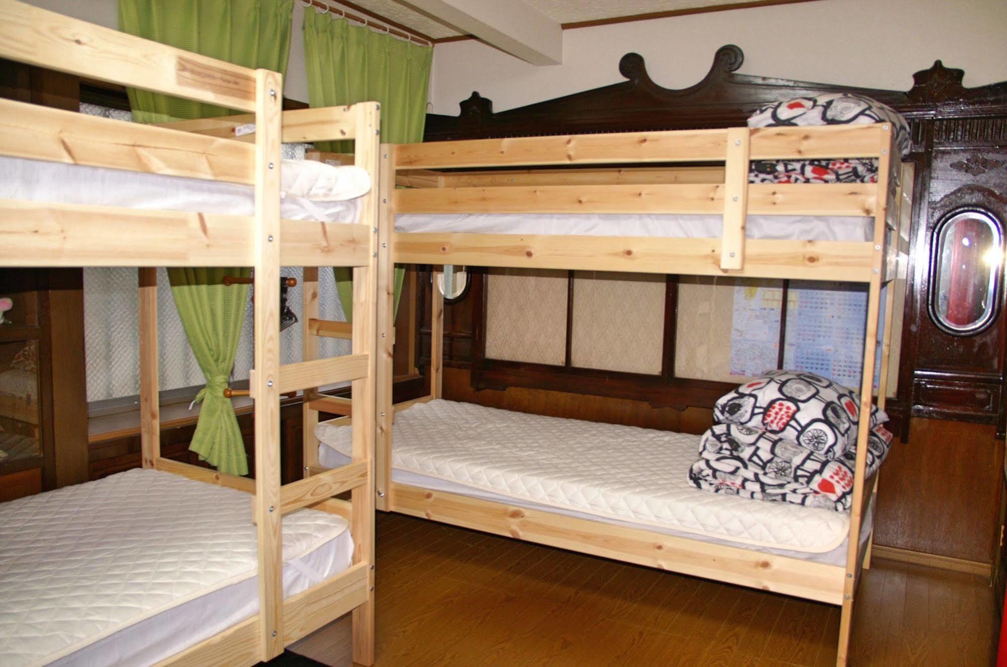 Social House Hotel 2*
