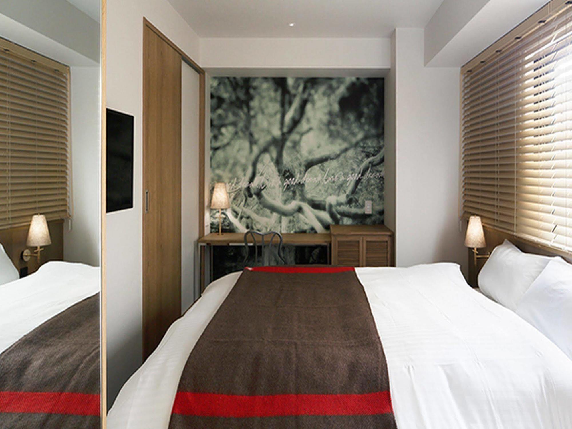 Hotel The 4*