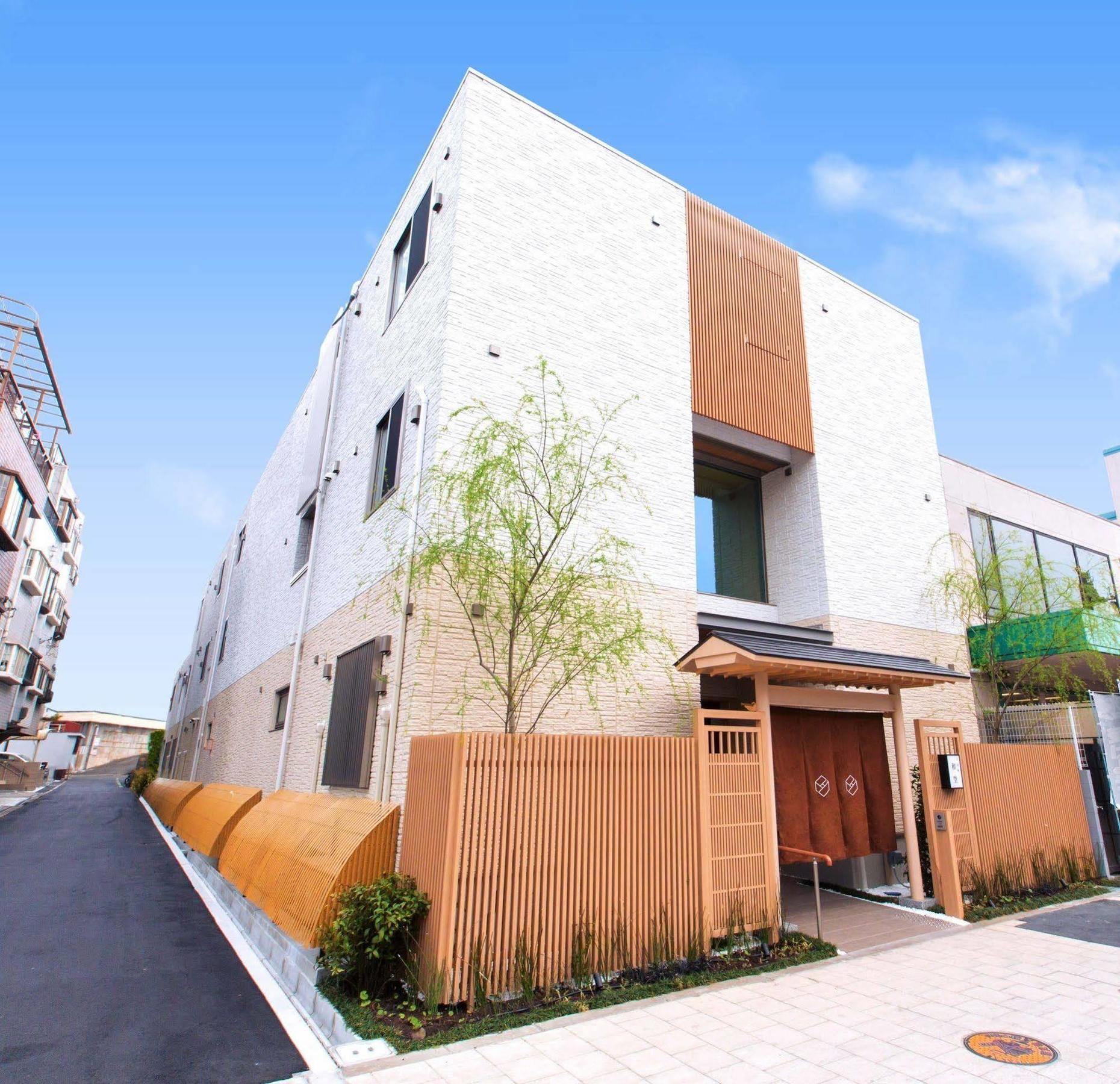 Waqoo Shitaderamachi Hotel