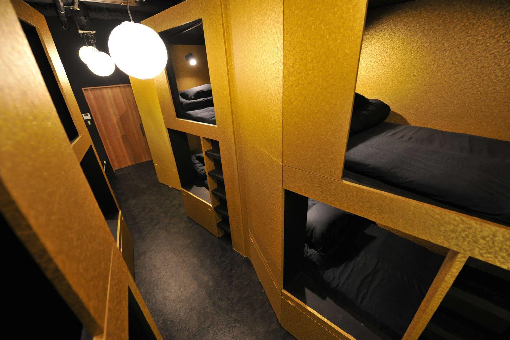 Hostel Khaosan World Namba