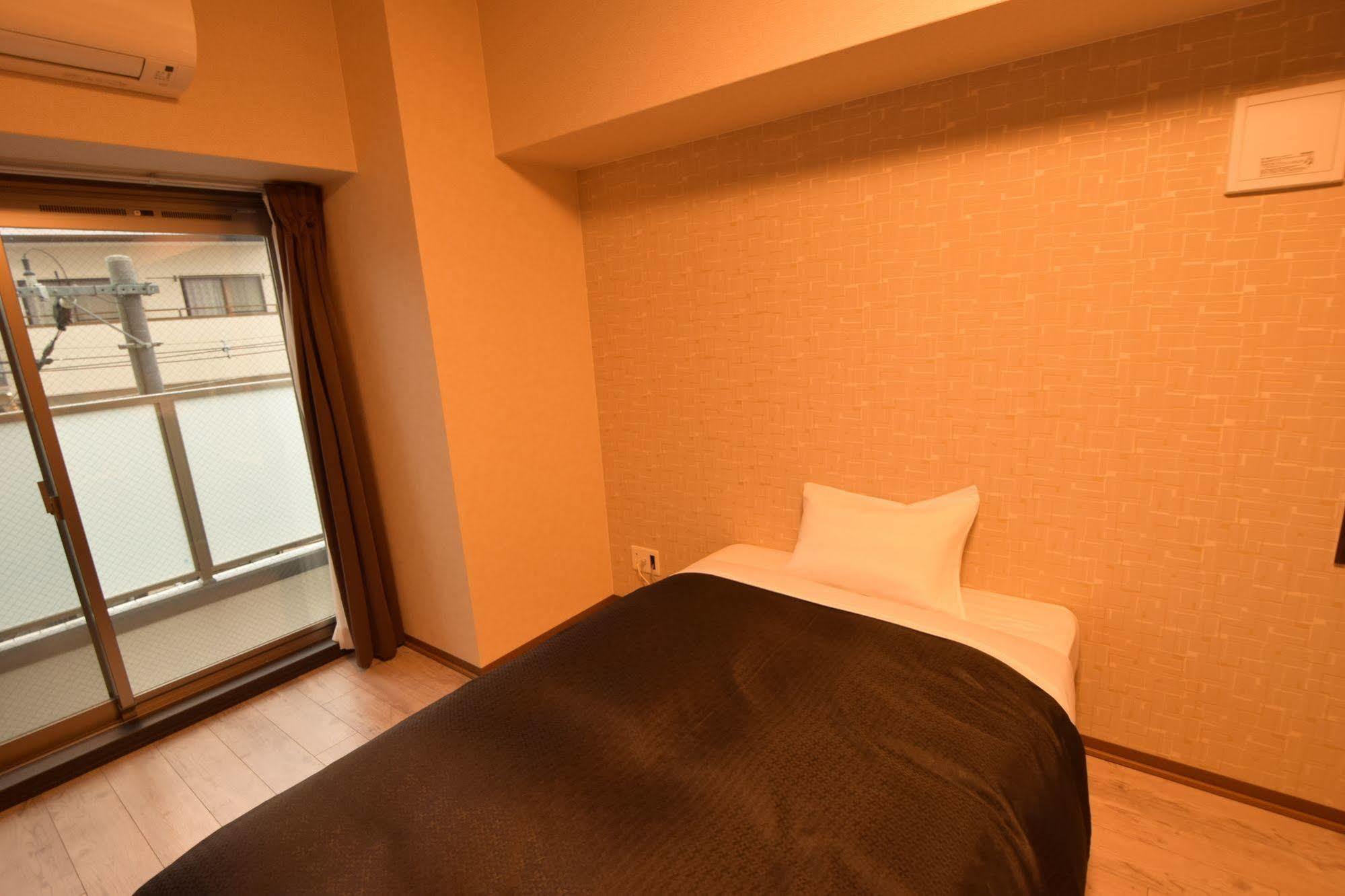 Trad Tsuruhashi Hotel 3*