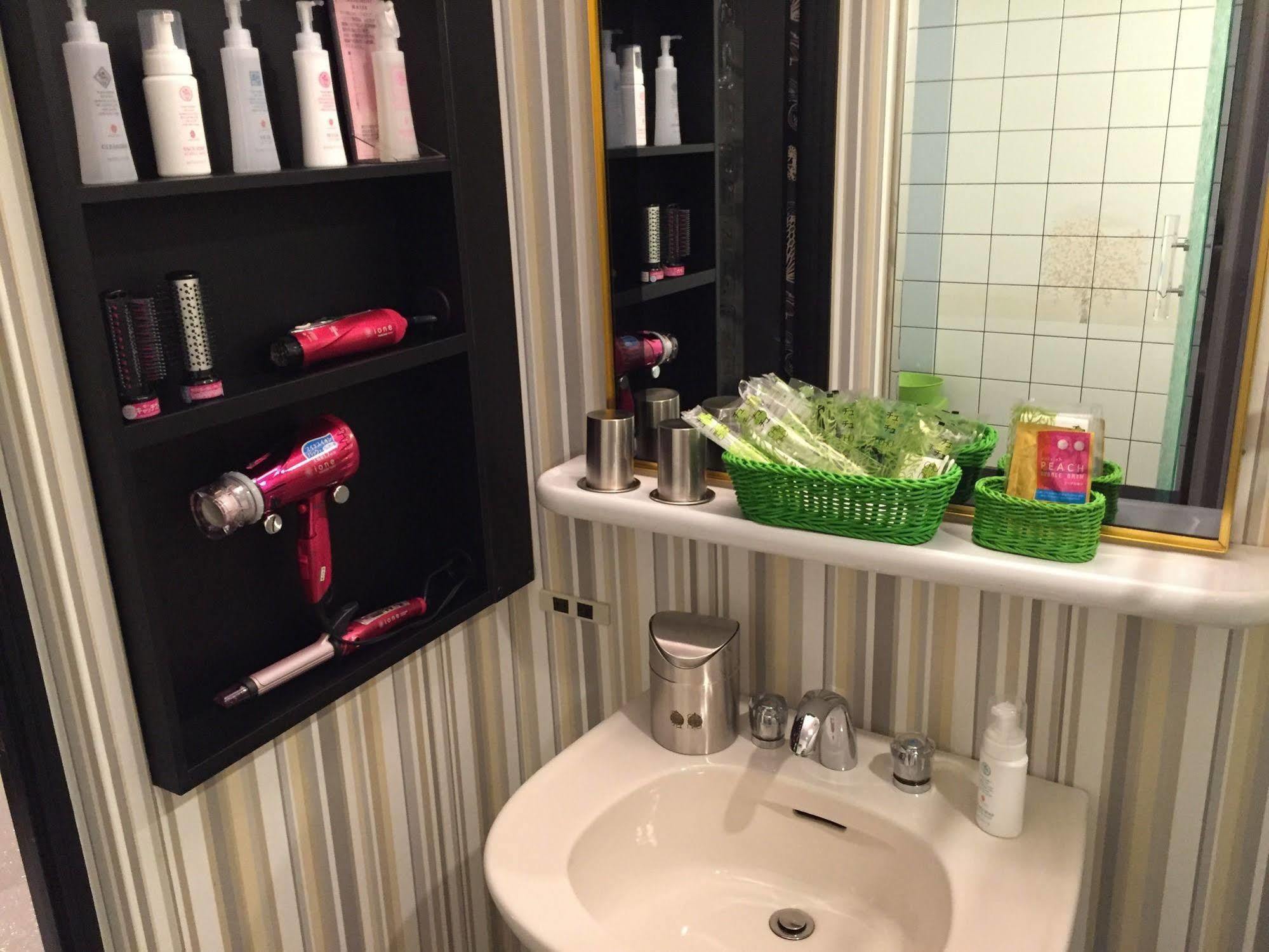 Hotel America Osaka - Adults Only 2* Osaka