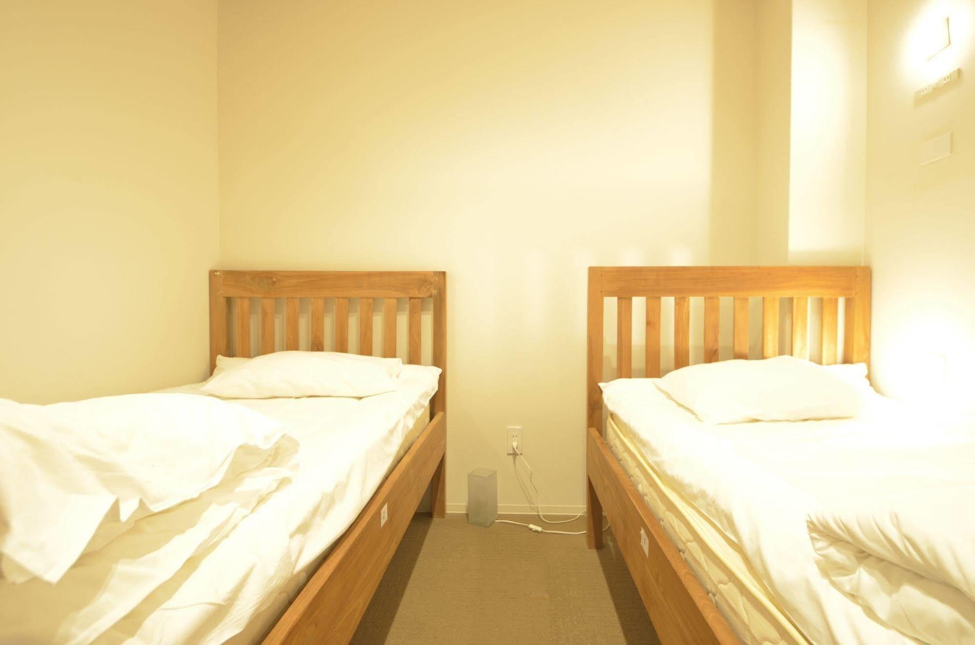 Yadokari Namba Hostel *