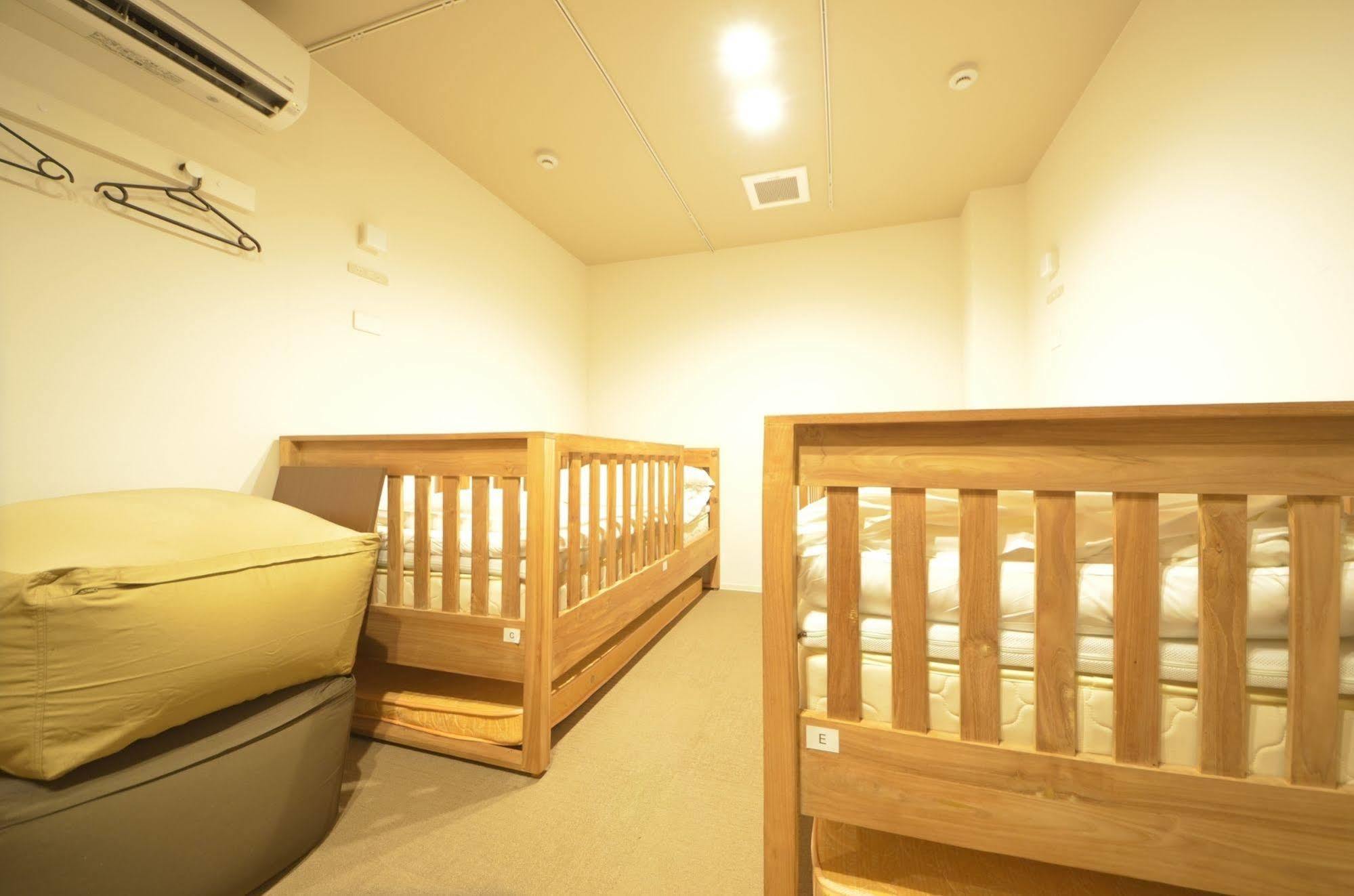 Hostel Yadokari Namba *