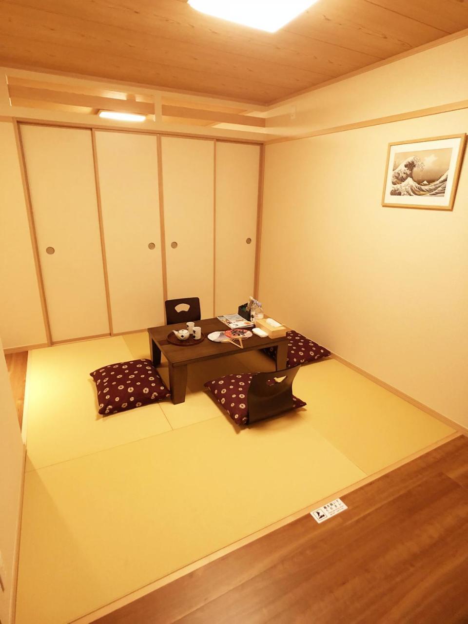 Harper House 3*