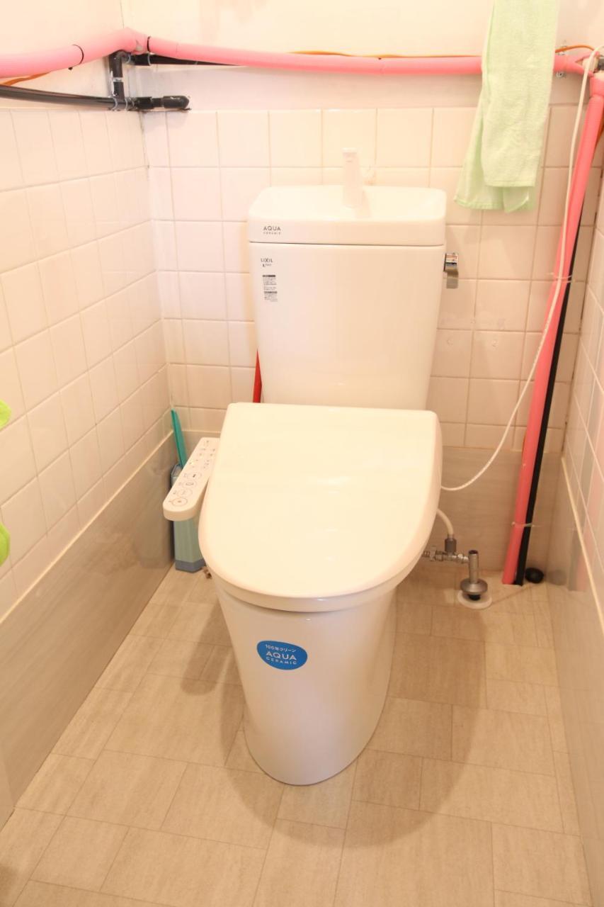 2 Floors Japanese Style, Direct To Kix, 10mins Train To Namba, 5mins Walk To Stn , 2-6ppl *