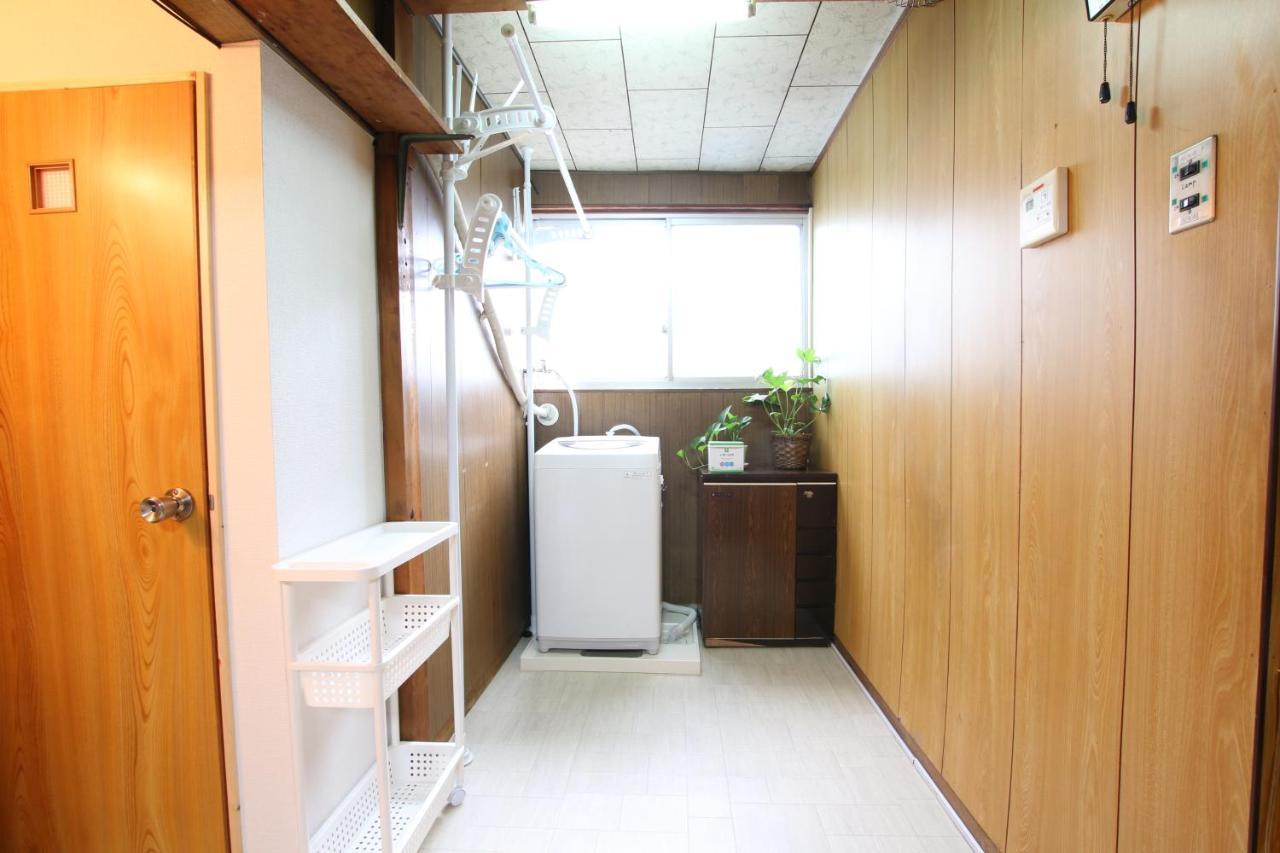 2 Floors Japanese Style, Direct To Kix, 10mins Train To Namba, 5mins Walk To Stn , 2-6ppl *