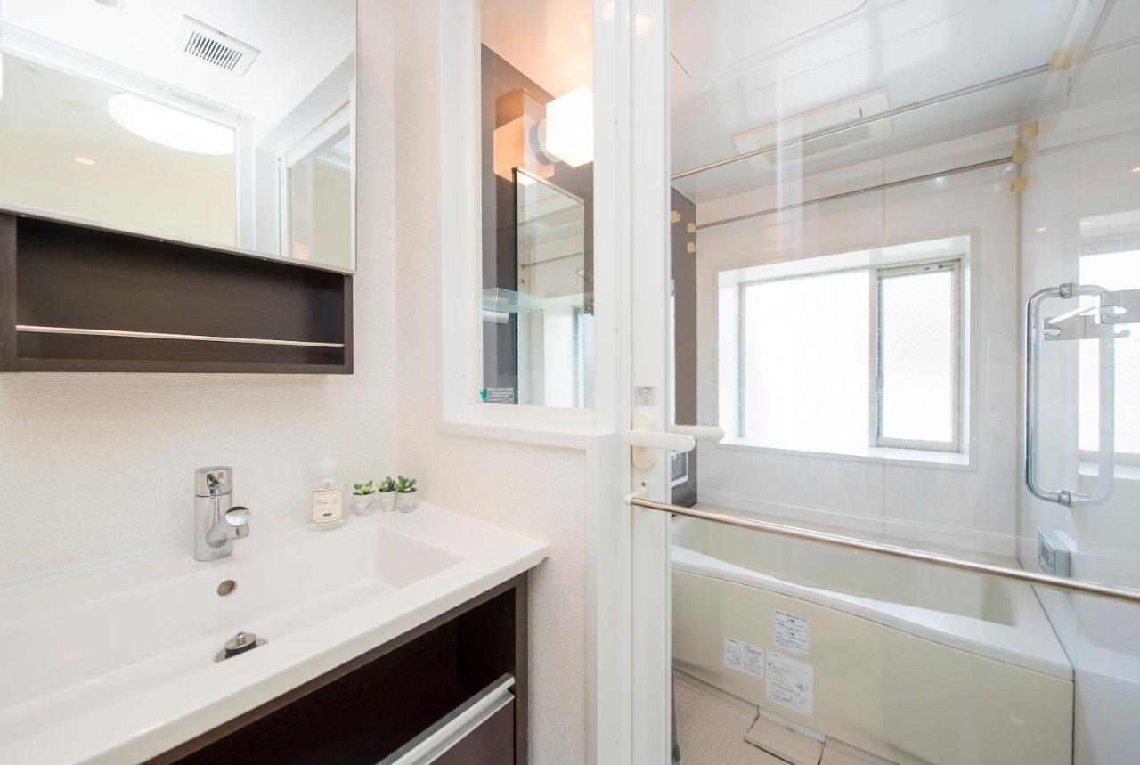 Shinsaibashi Lofts Apartment
