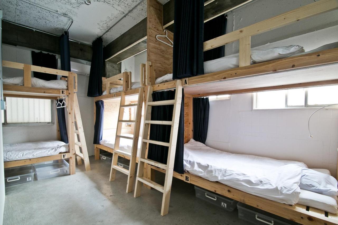 Hostel New World