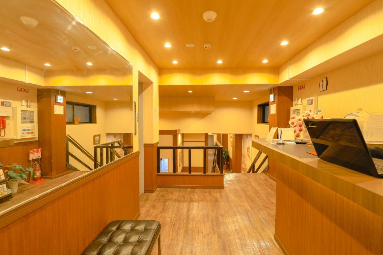 Naniwa Shinsekaimae Hotel 3*