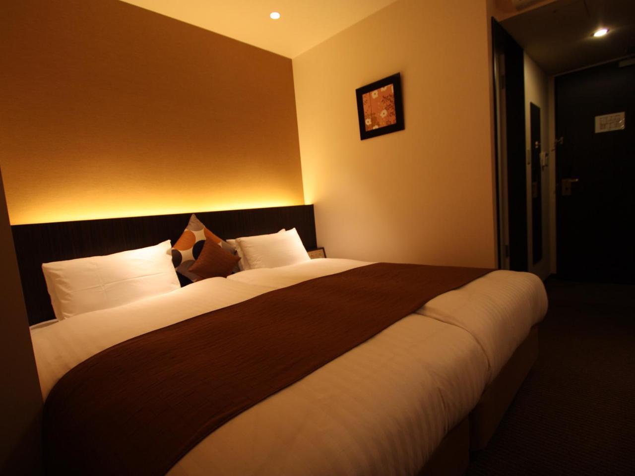 Crossover Hotel econômico Osaka