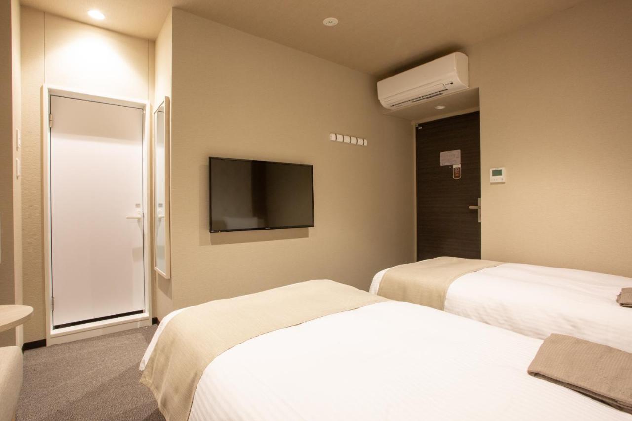 Kuretake Midousuji Hommachi Hotel