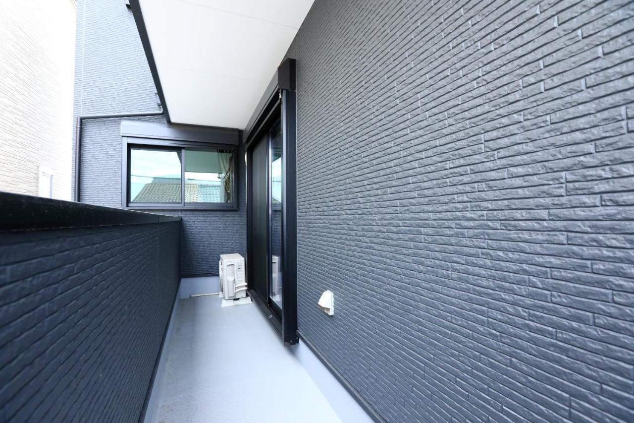 Tsuruhashi House *