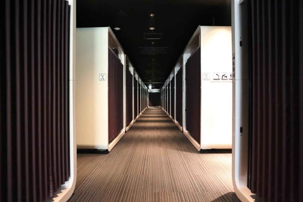 Capsule hotel First Midosuji Namba