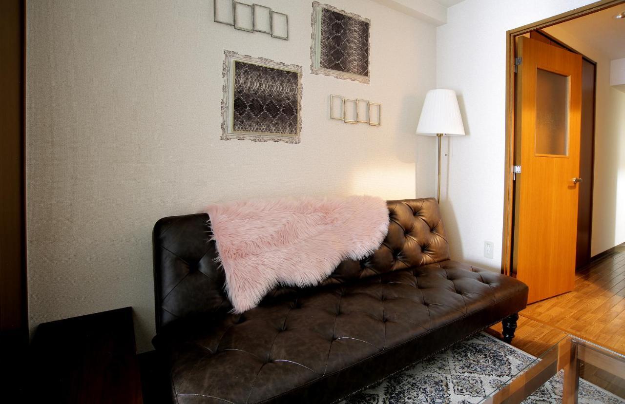 Apartment Grand Court Namba 601