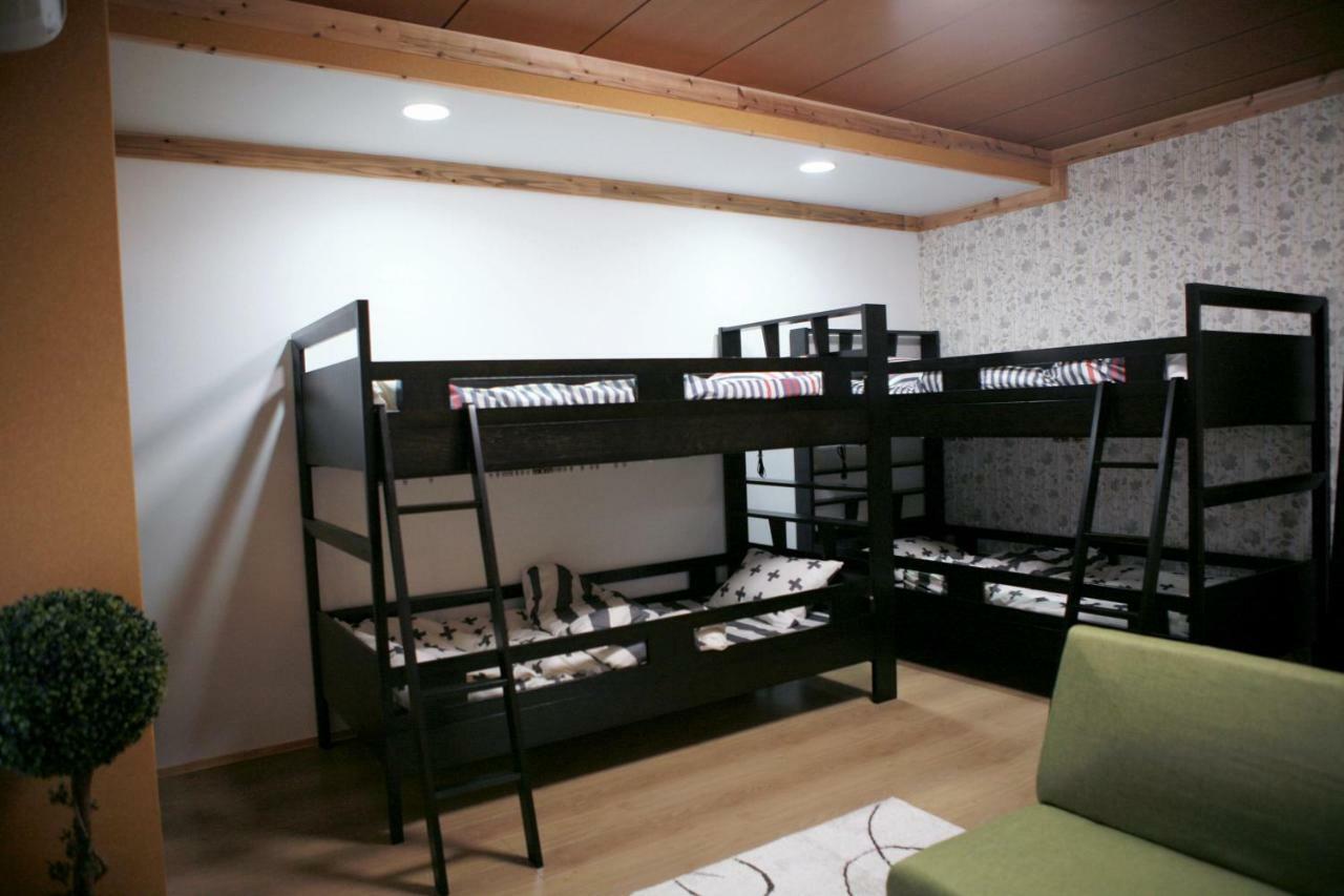 Maru House Guest house *