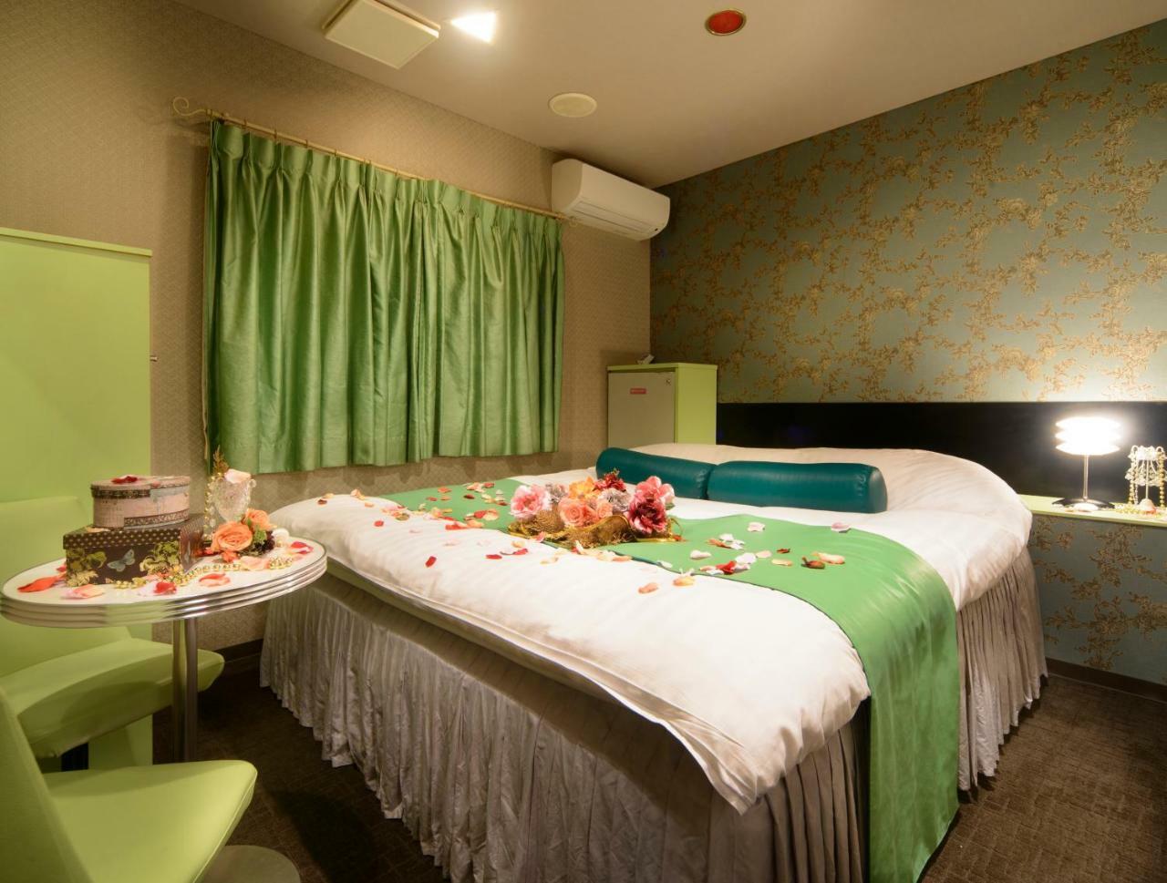 Sakuranomiya Little Chapel Christmas (adults Only) * Osaka