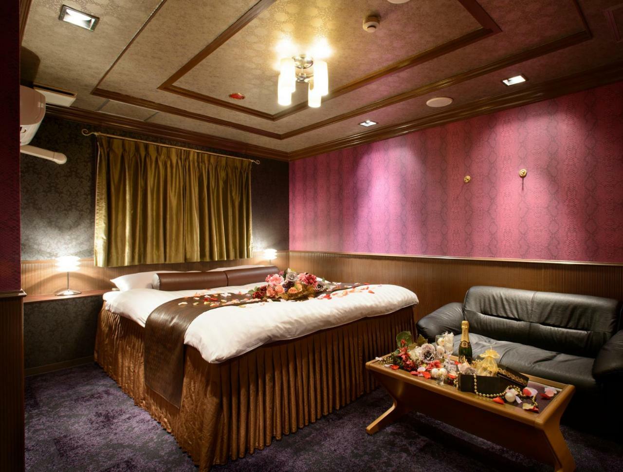 Love hotel Sakuranomiya Little Chapel Christmas (adults Only) Osaka