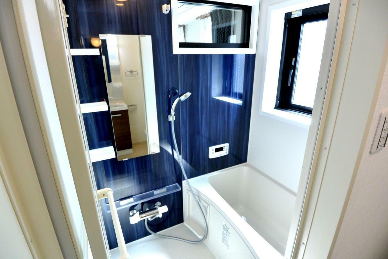 Room. In Horie 3*