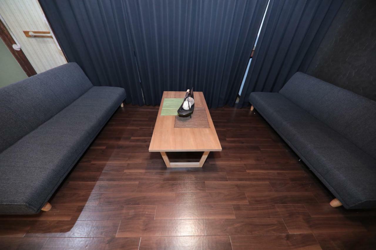Good Old Japanese Apartment Osaka