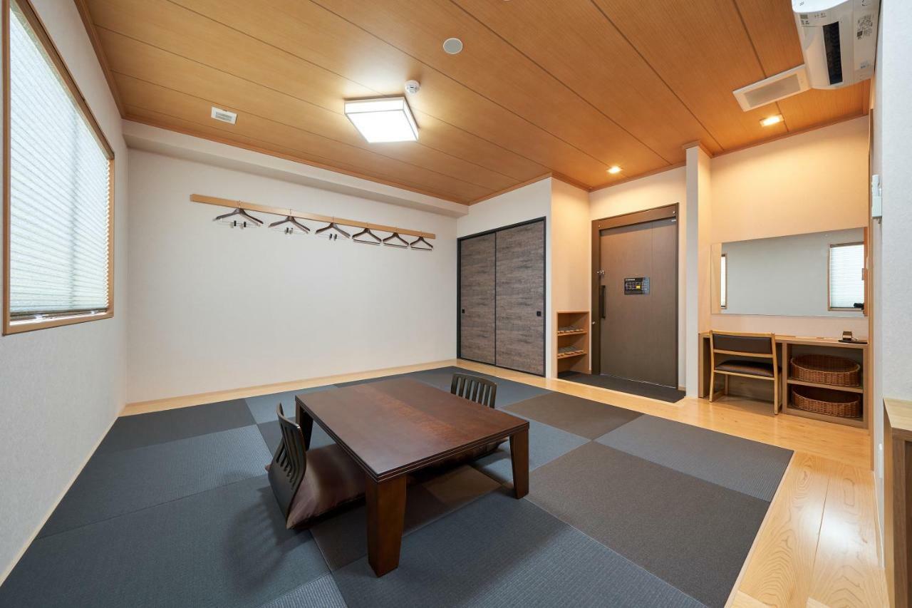 Welina Premier Shinsaibashi Hotel 3*