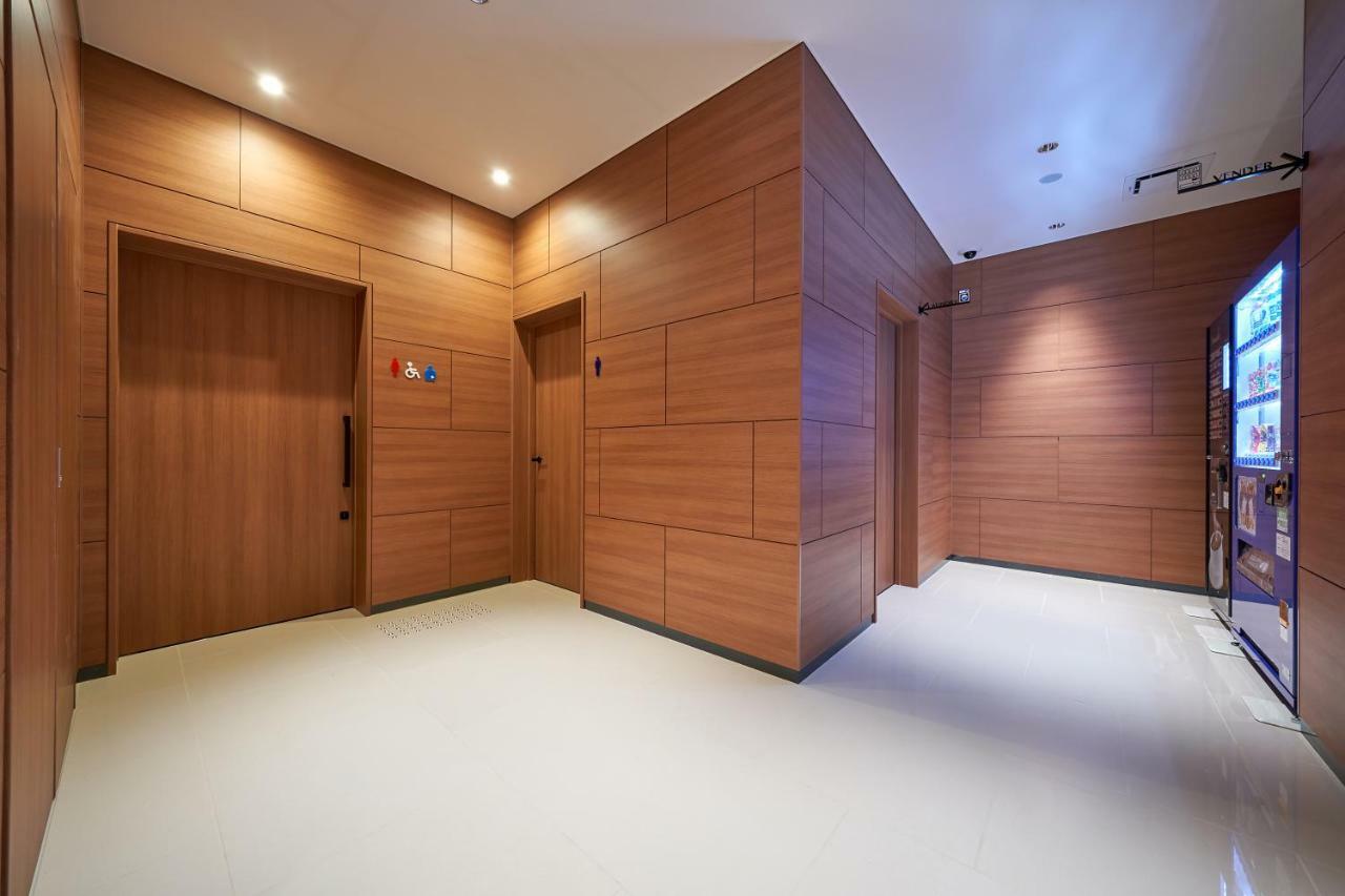 Welina Premier Shinsaibashi Hotel 3*