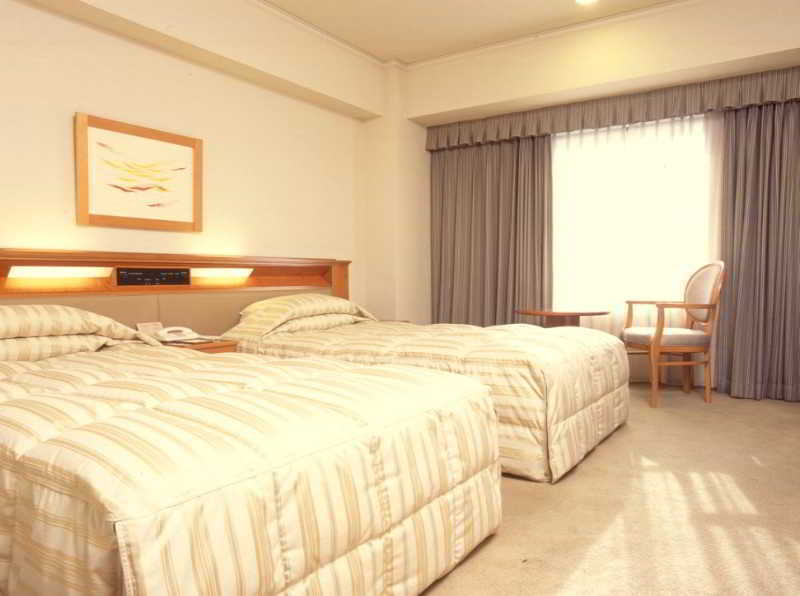 Courtyard By Marriott Shin-osaka Station Hotel