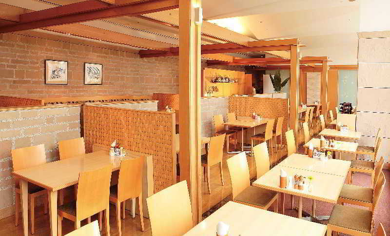 Courtyard By Marriott Shin-osaka Station Hotel 5*
