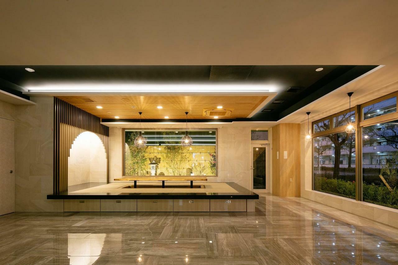 Ostay Vermillion Namba 4*