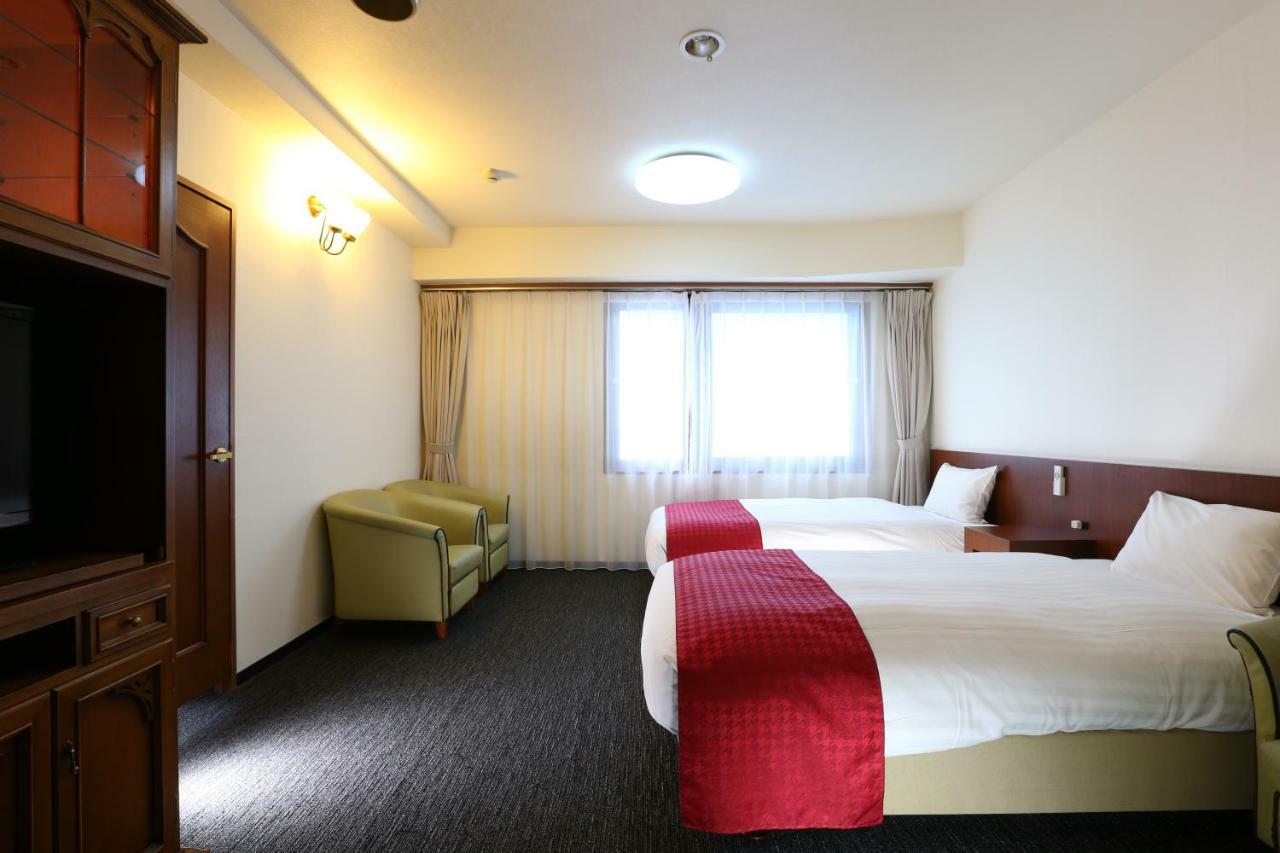 Hotel Wing International Shin-osaka 3*