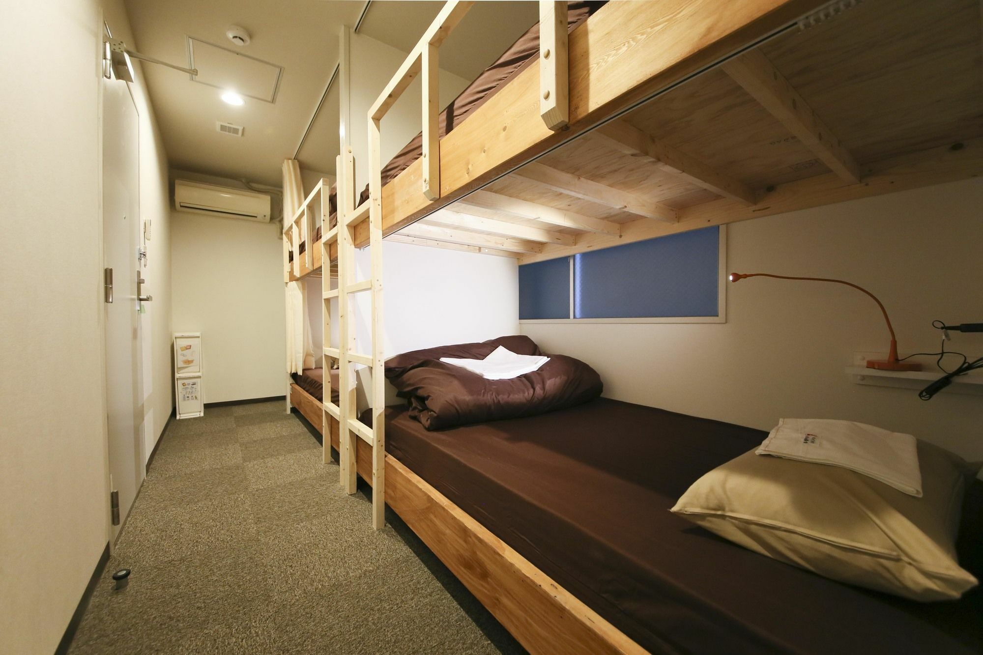 Hostel Roots *