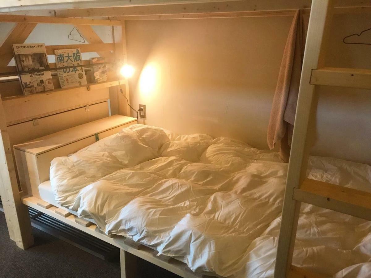 Hostel Mad Cat & Bar Osaka