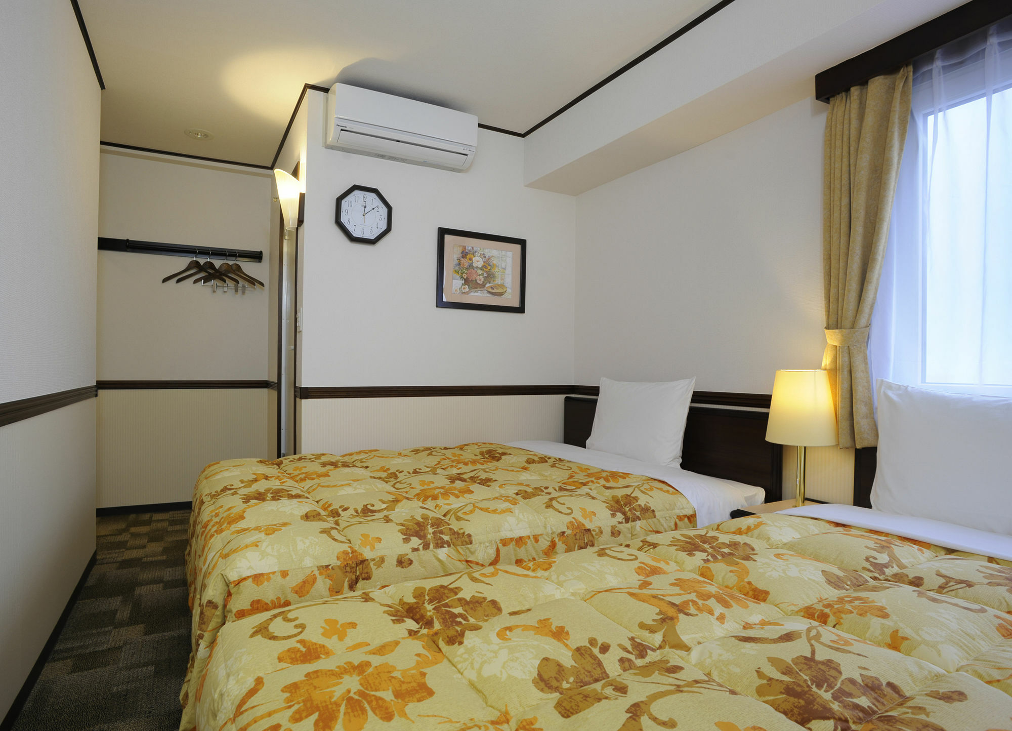 Toyoko Shinsaibashi Nishi Hotel