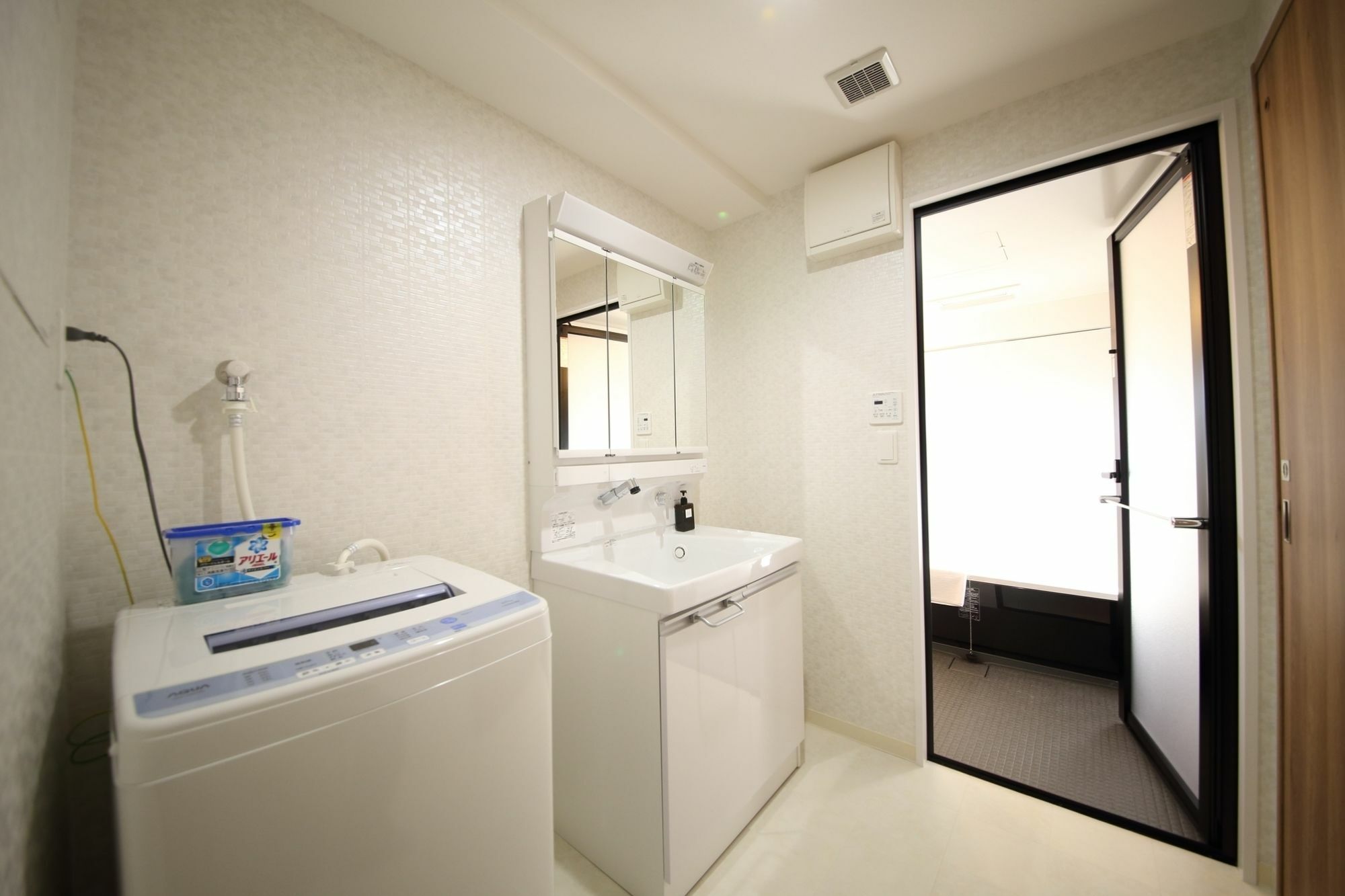 Alex's Shinsaibashi Apartment