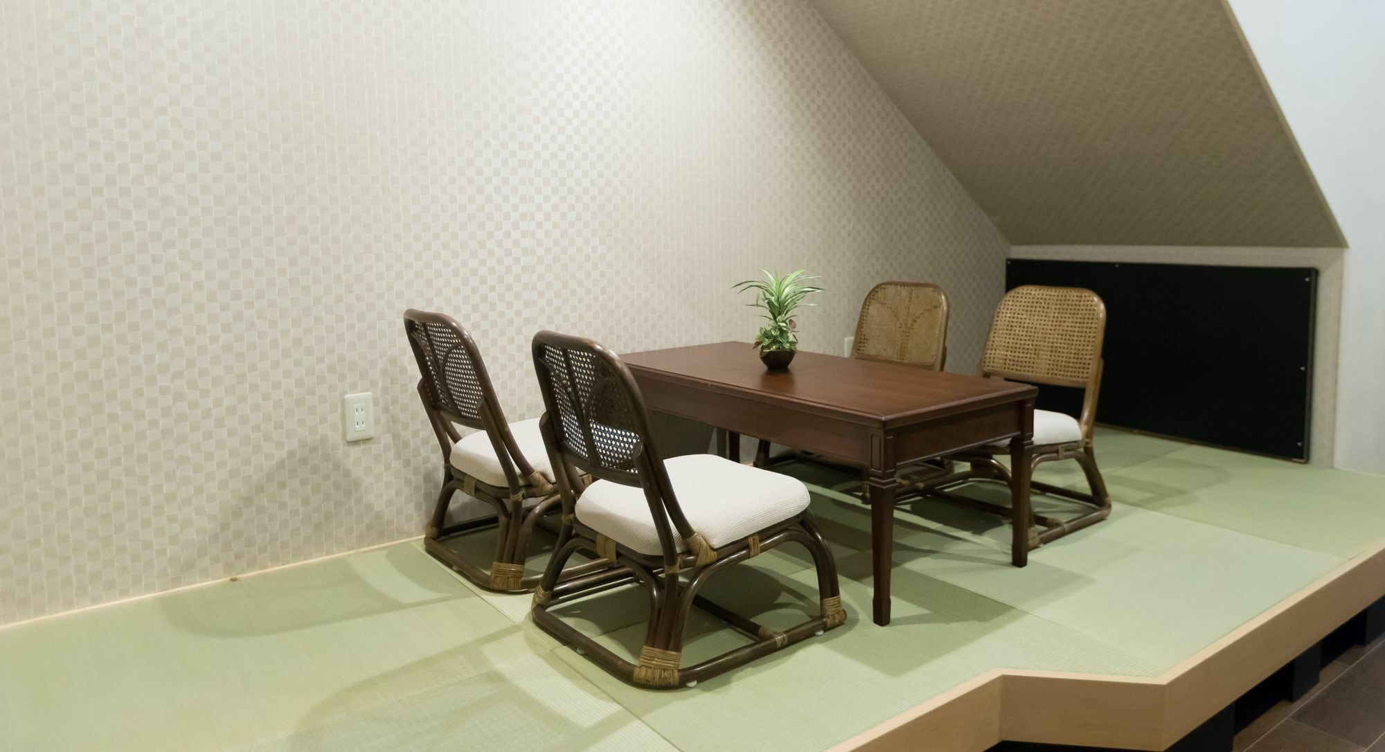 Hostel Namba Miyabi