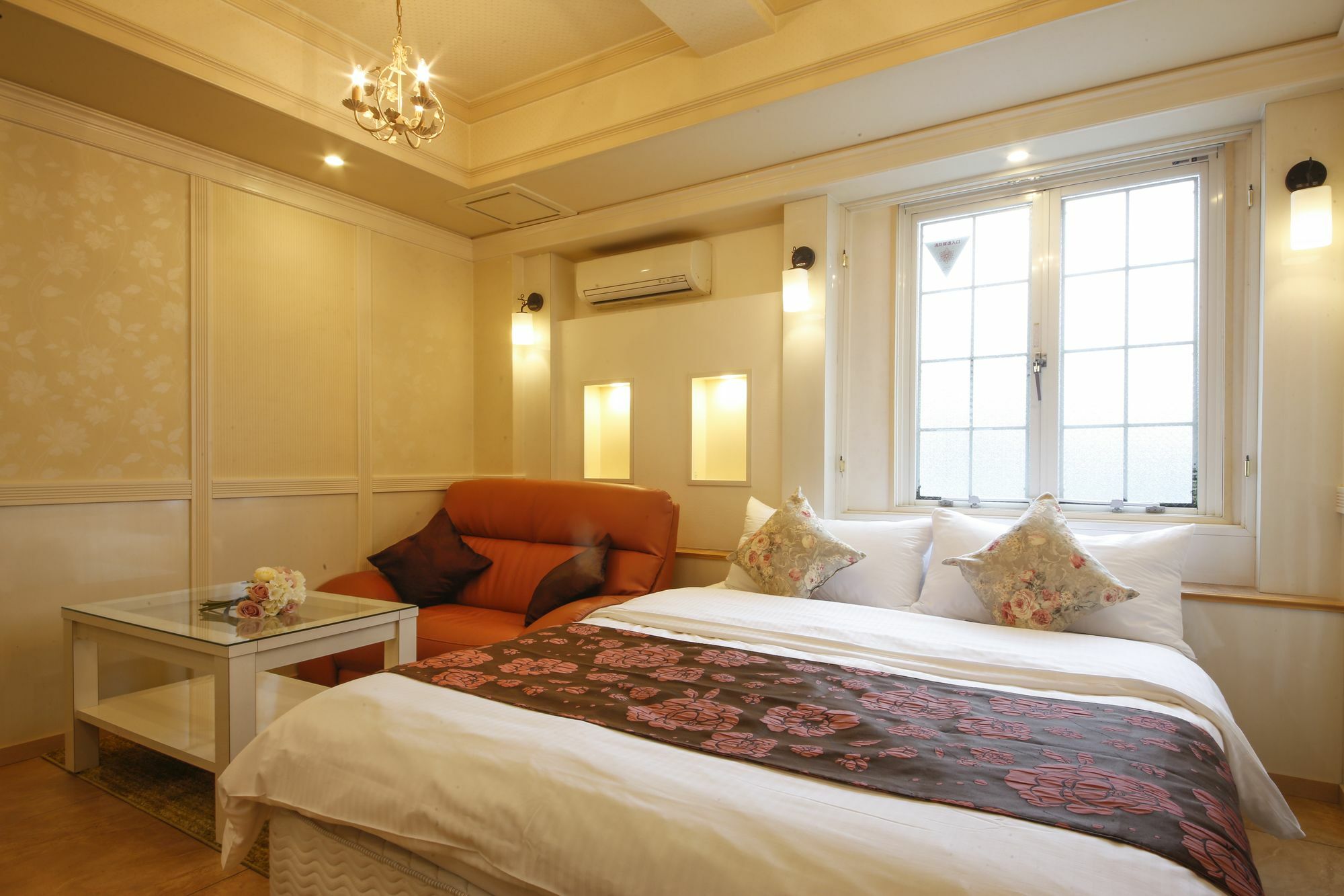 Kanade Shinsaibashi Hotel