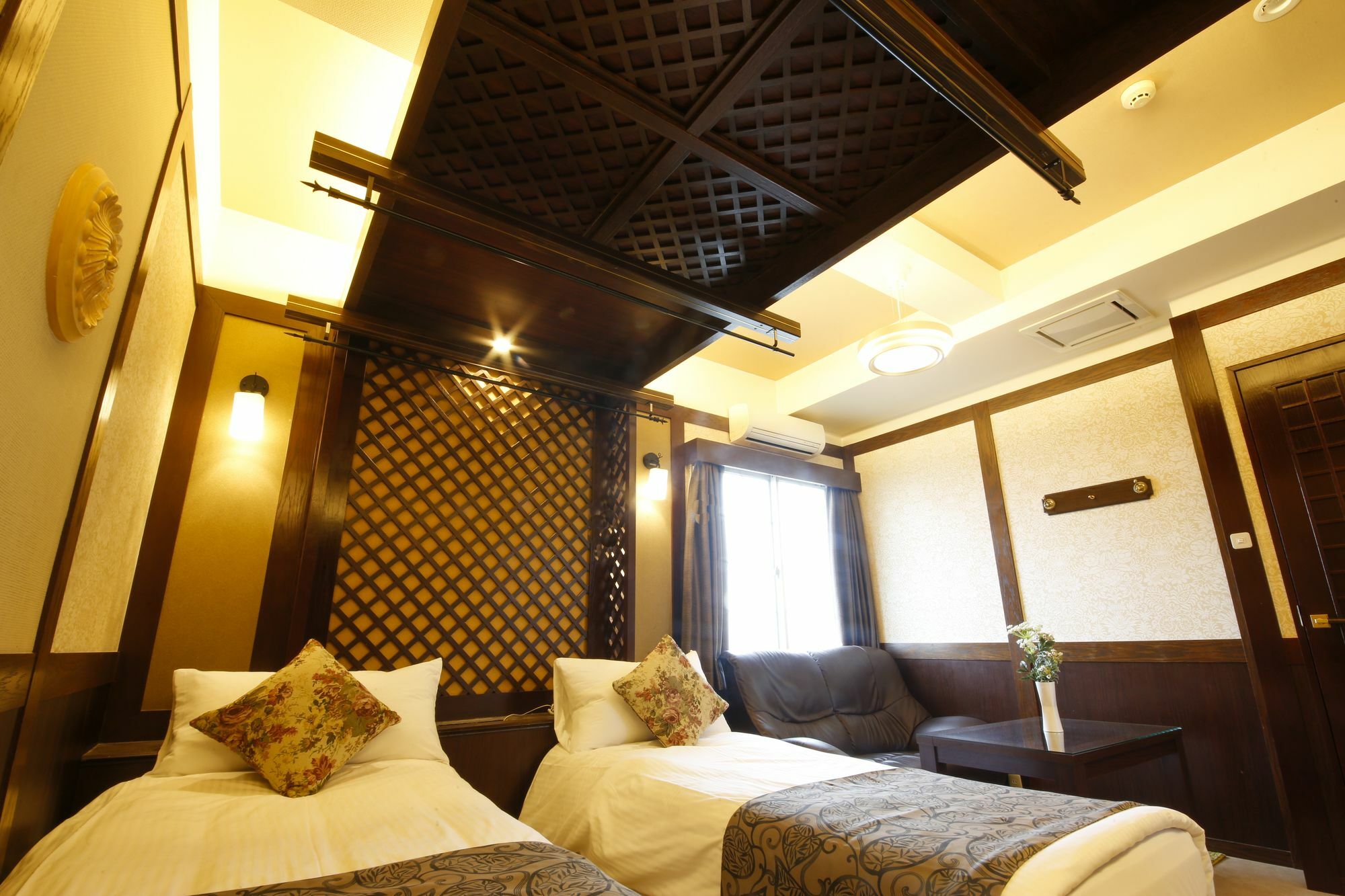 Kanade Shinsaibashi 3* Osaka