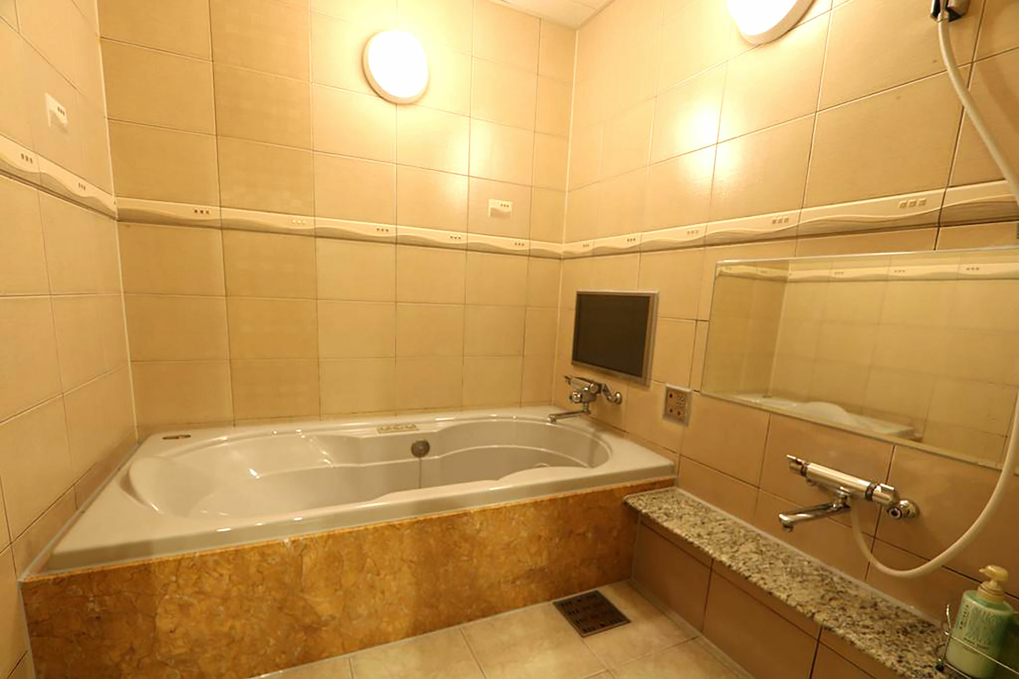 Kanade Shinsaibashi Hotel 3*