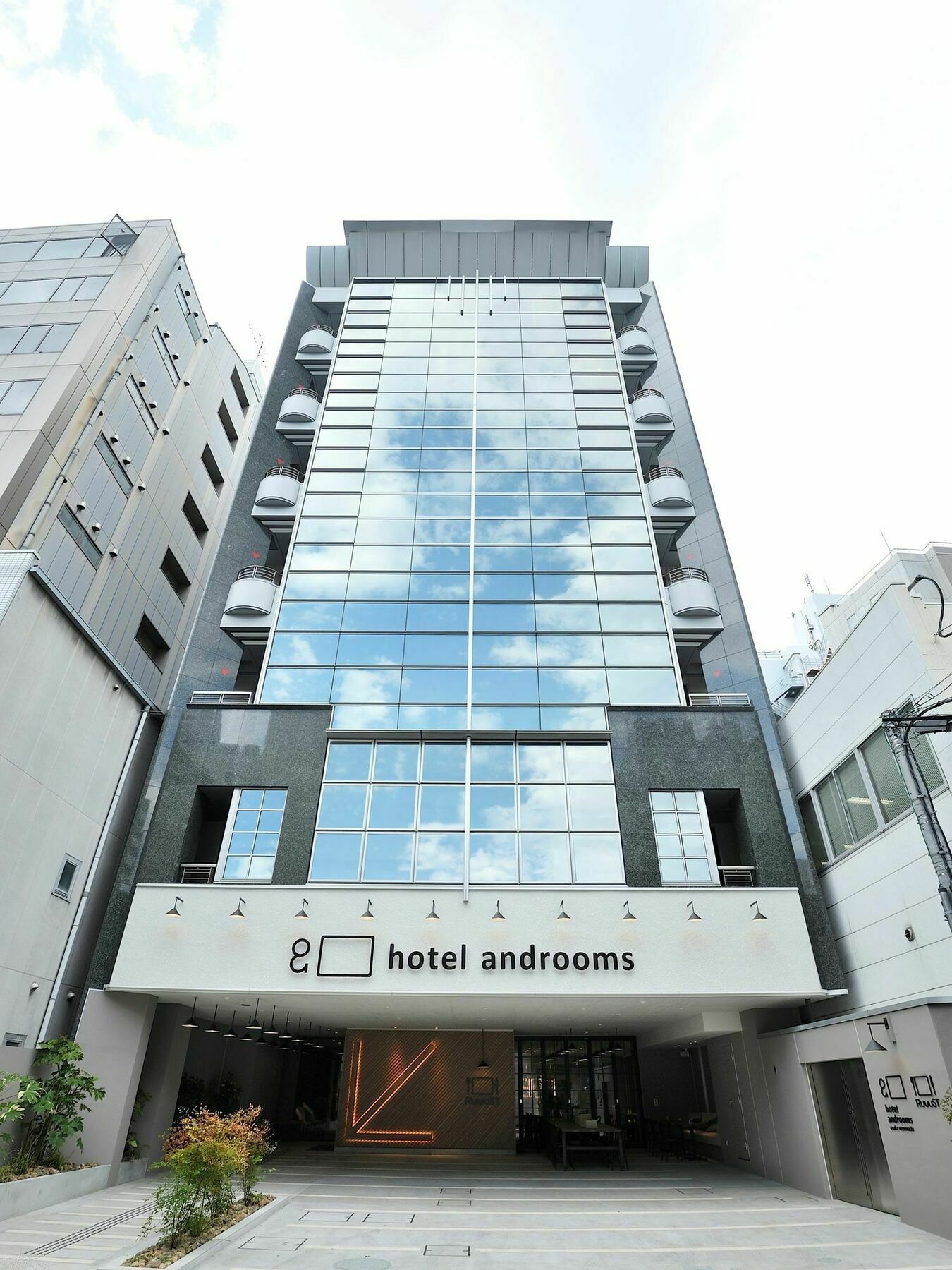 Androoms Hommachi Hotel