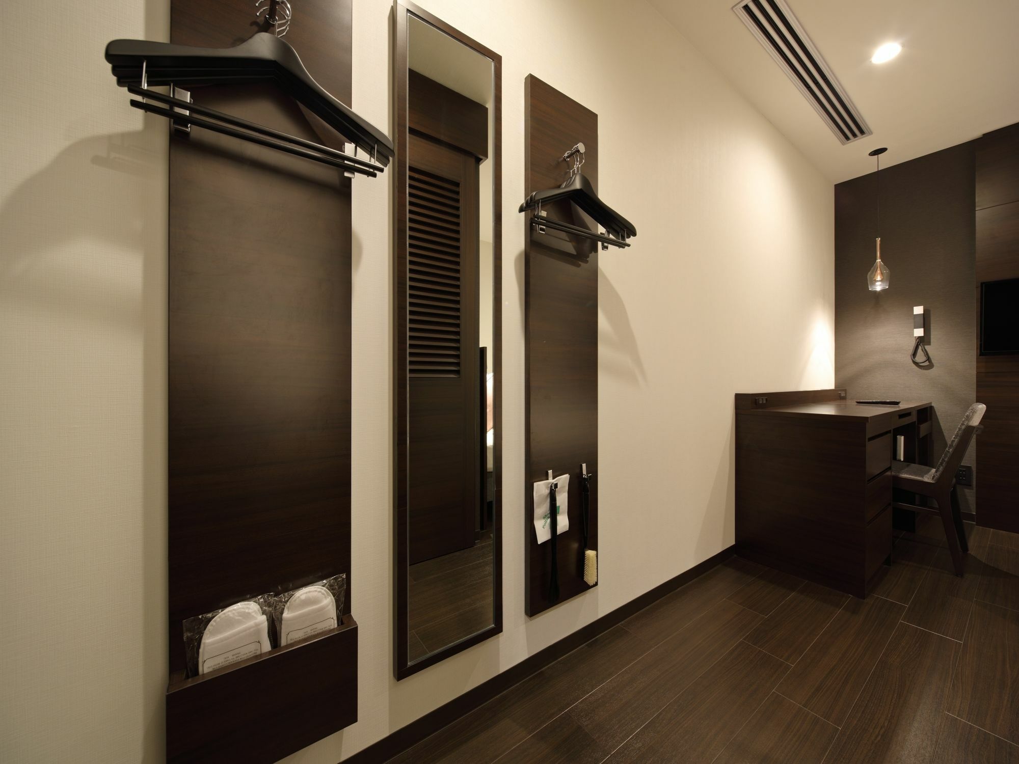 Red Roof & Namba Nipponbashi Hotel 3*