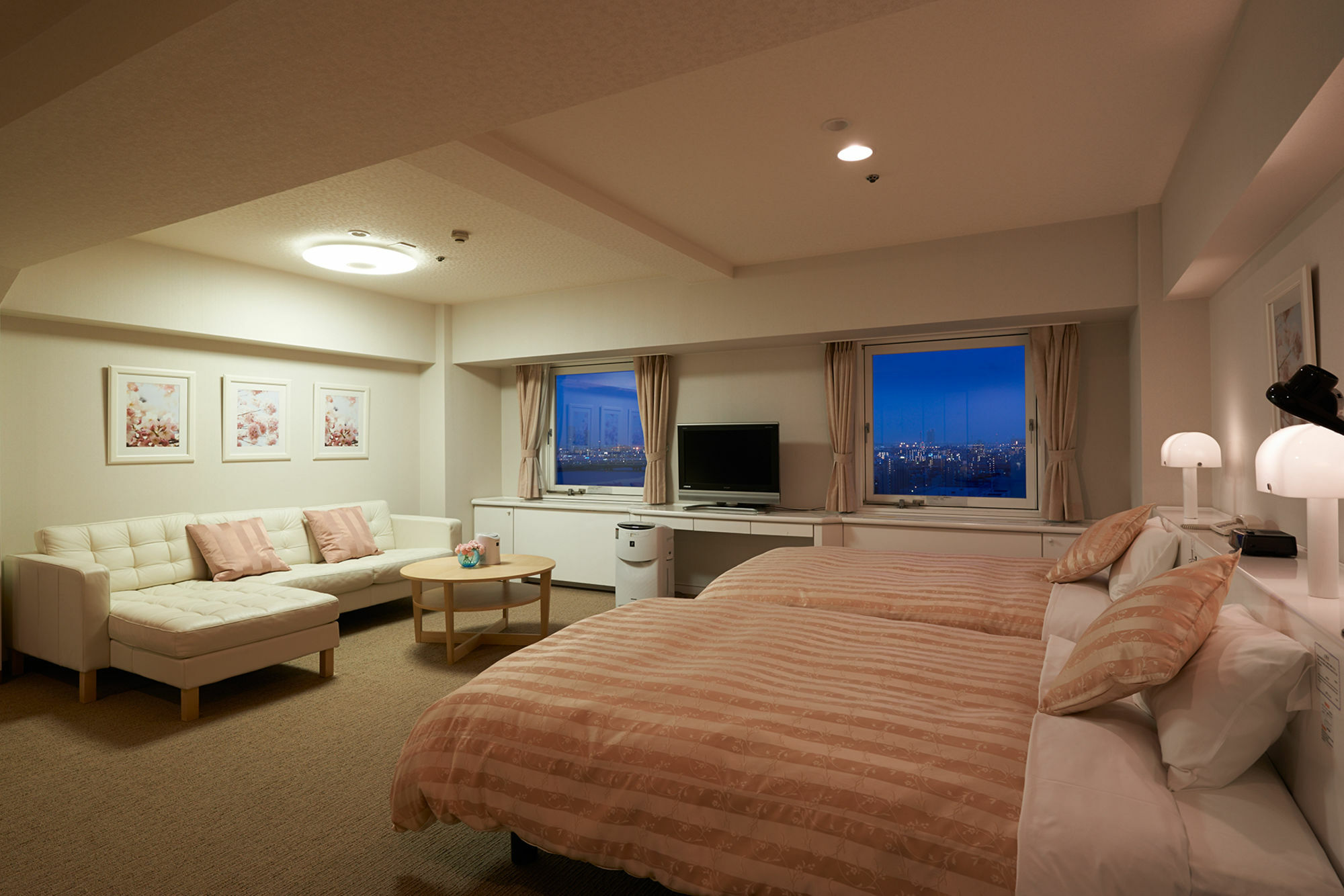Plaza 4* Osaka