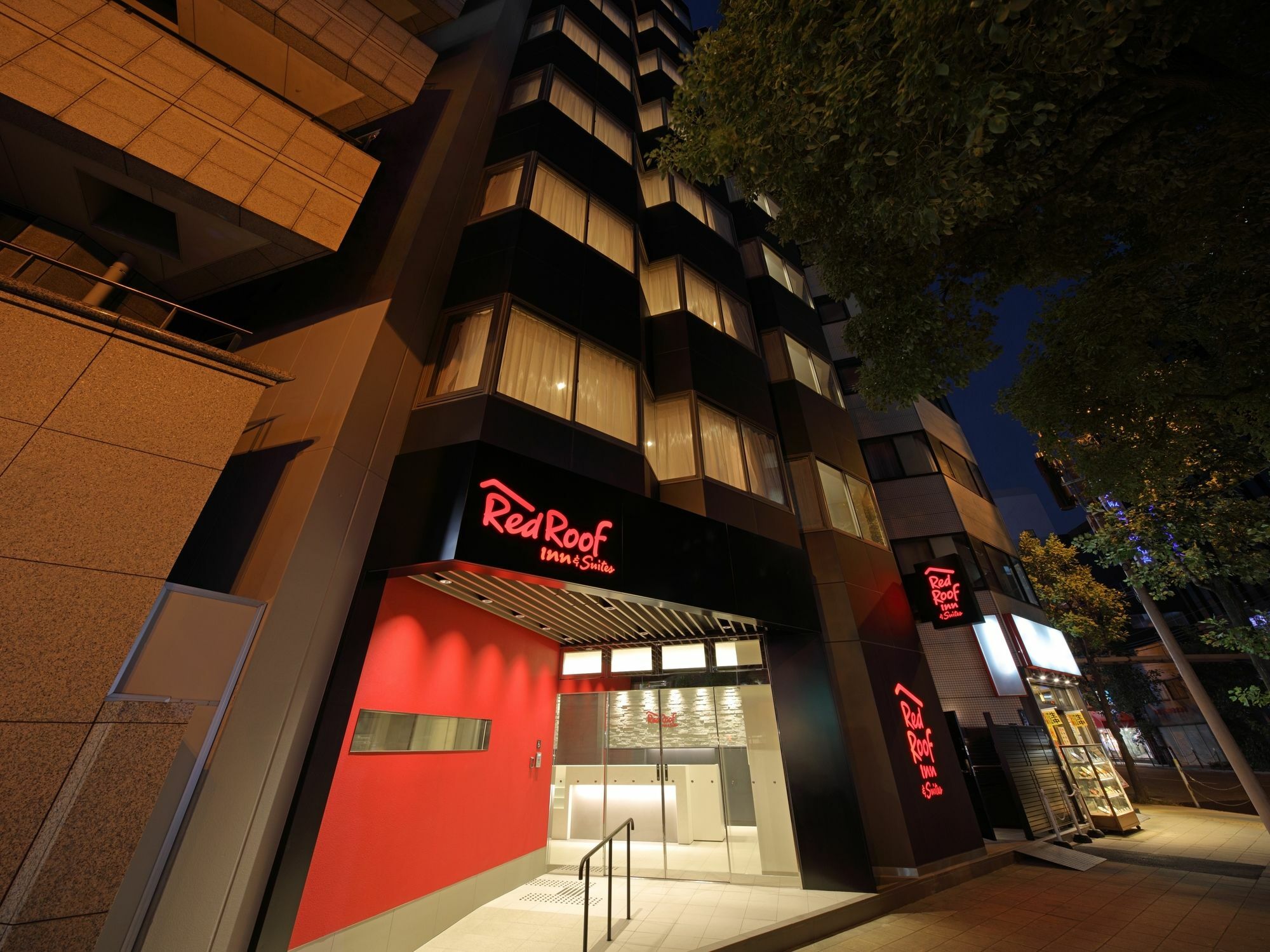 Red Roof & Namba Nipponbashi Hotel 3*